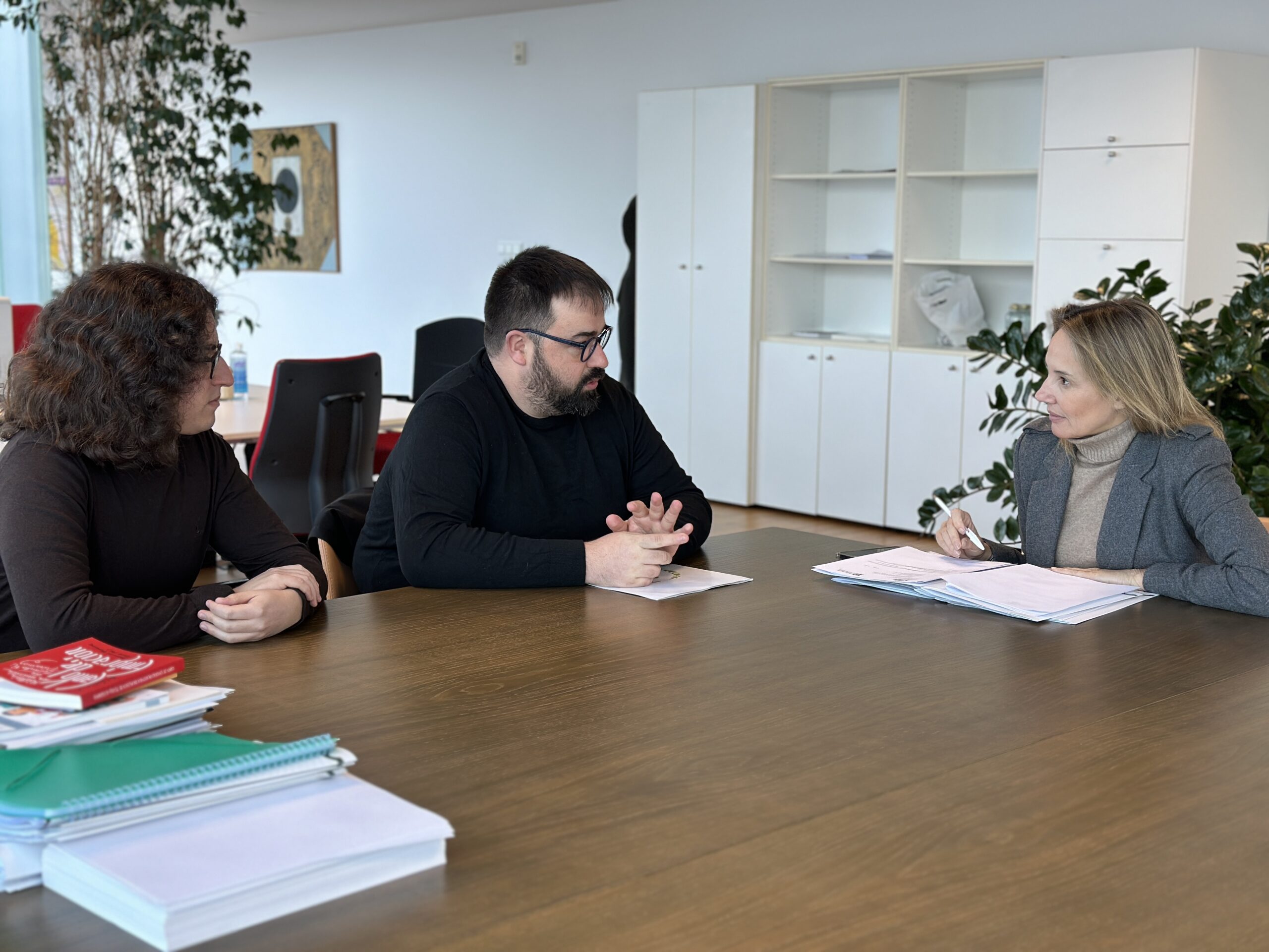 20241101_reunion_vicepresidenta_escudería_surco