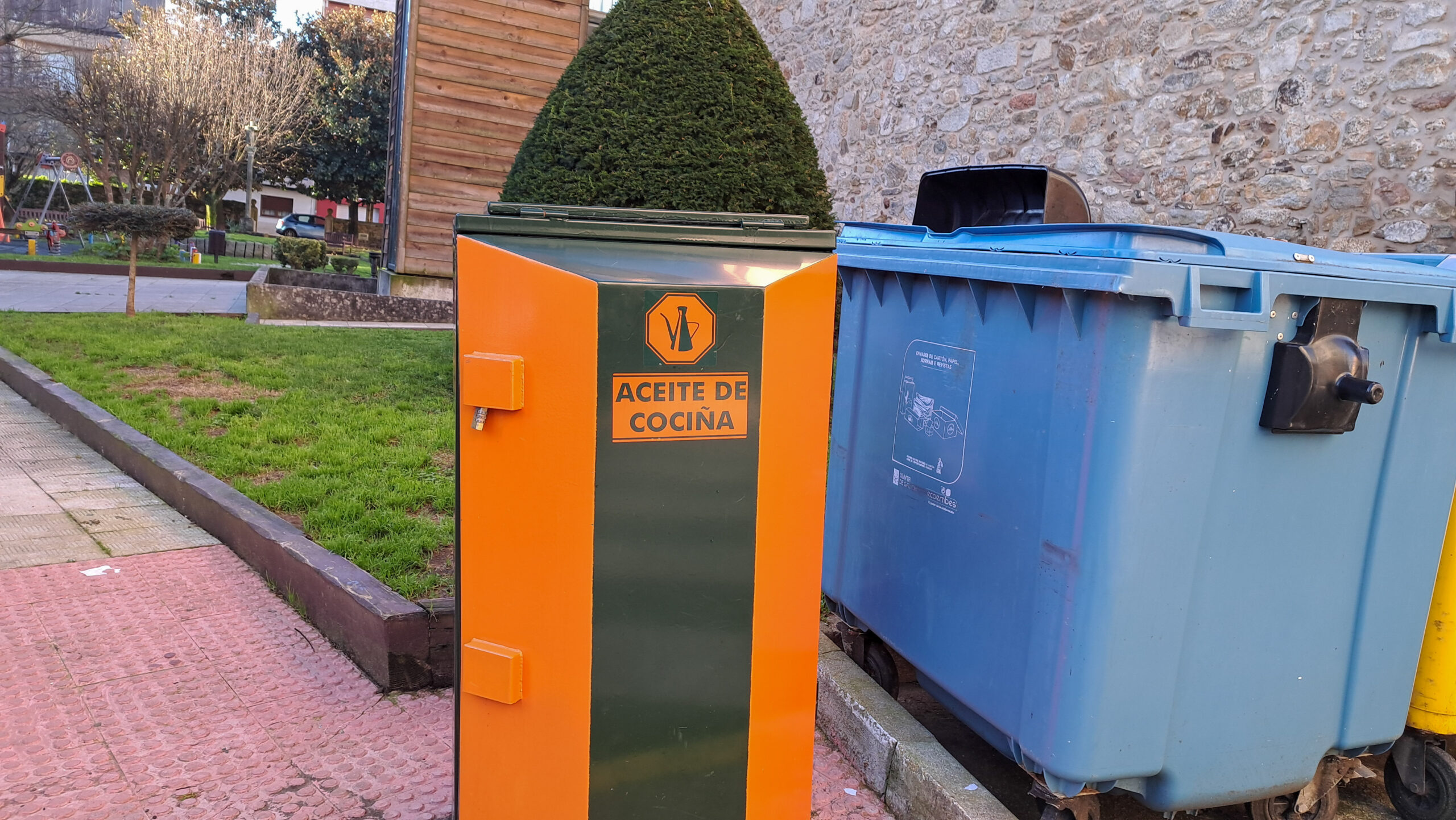 Colector aceite doméstico casa cultura Raquel Fernández Soler
