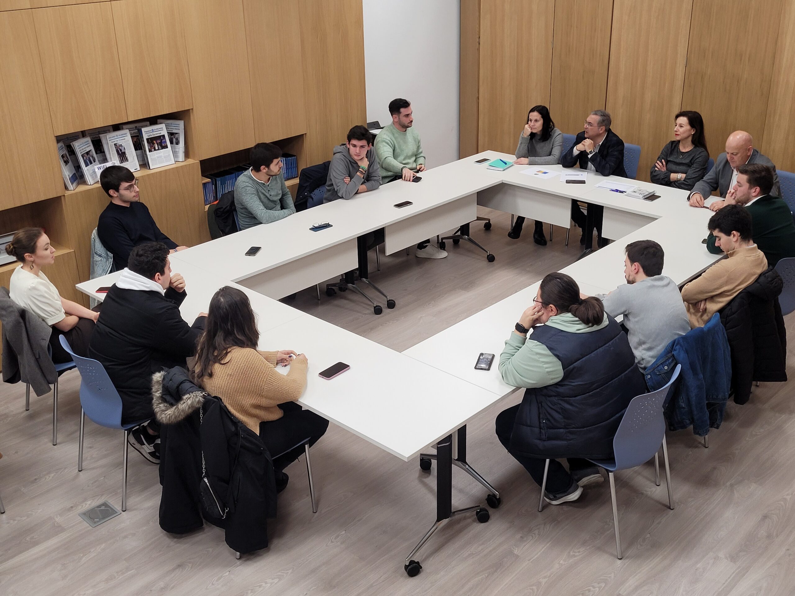 Reunión Luis Menor con NNXX (2)