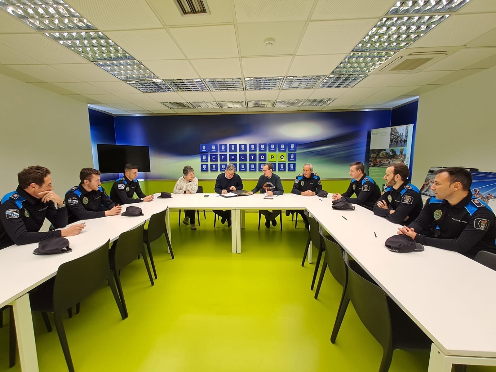 Toma de posesion 6 novos policías 1