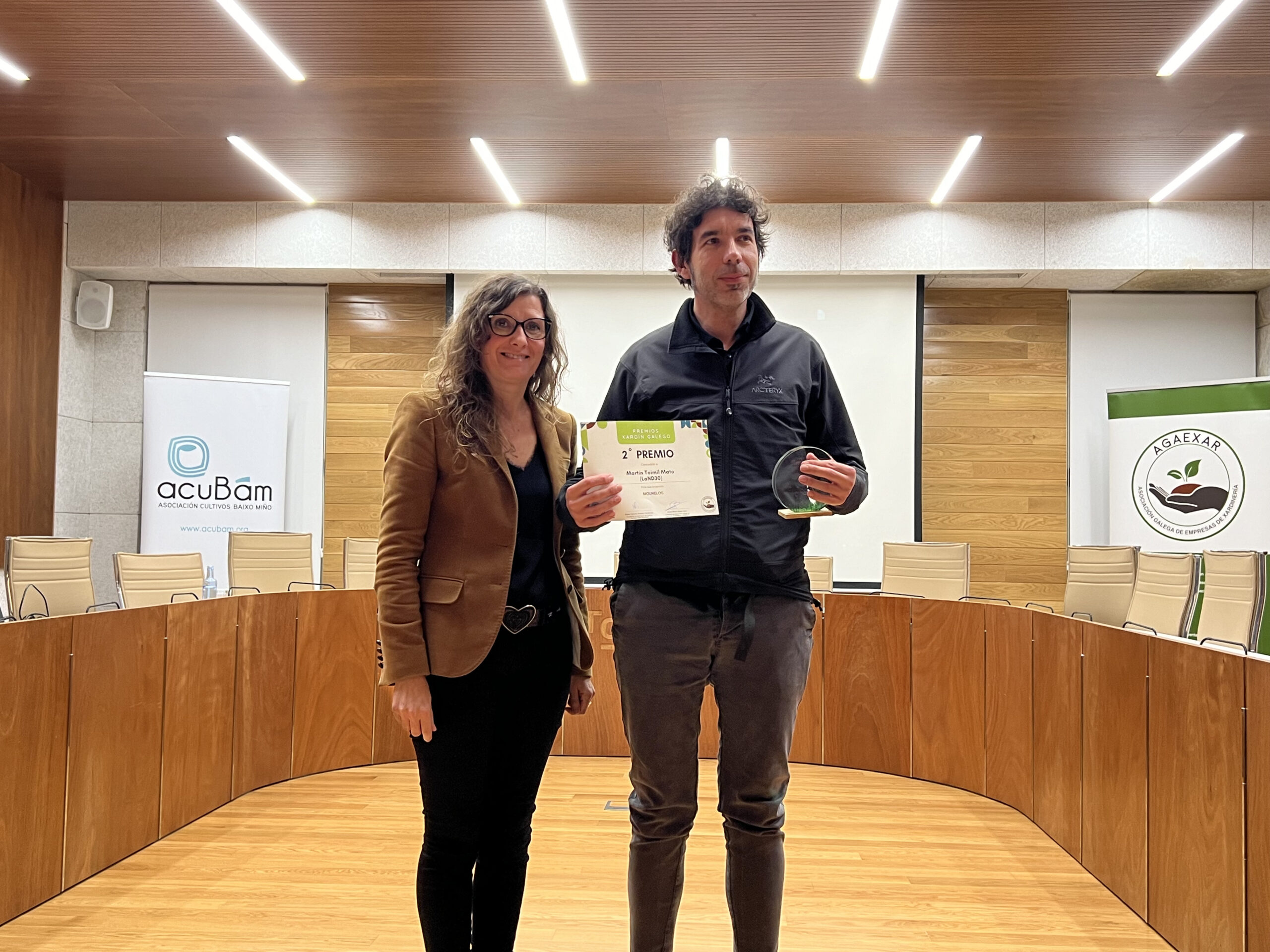 A diversidade e exuberancia vexetal dun xardín en Caldas de Reis, gañadora dos IV Premios Xardín Galego 03