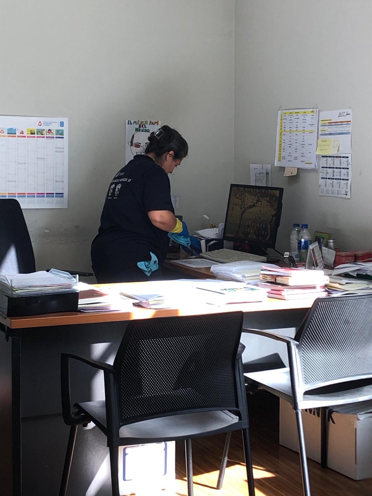 _Limpieza a fondo del Pabellón Municipal de Deportes de Baiona (5)