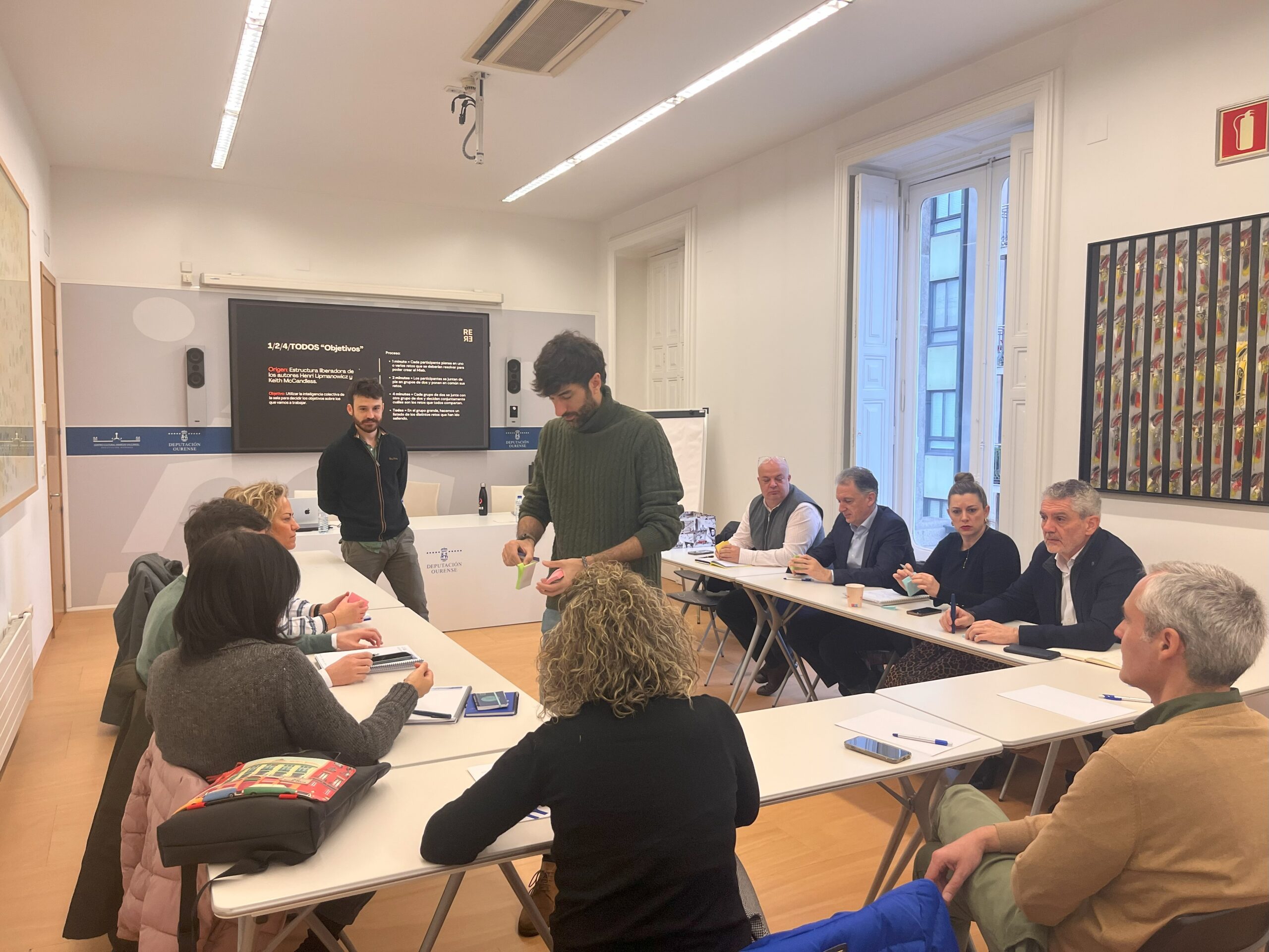 Mesa de traballo do persoal técnico da Deputación de Ourense – 1