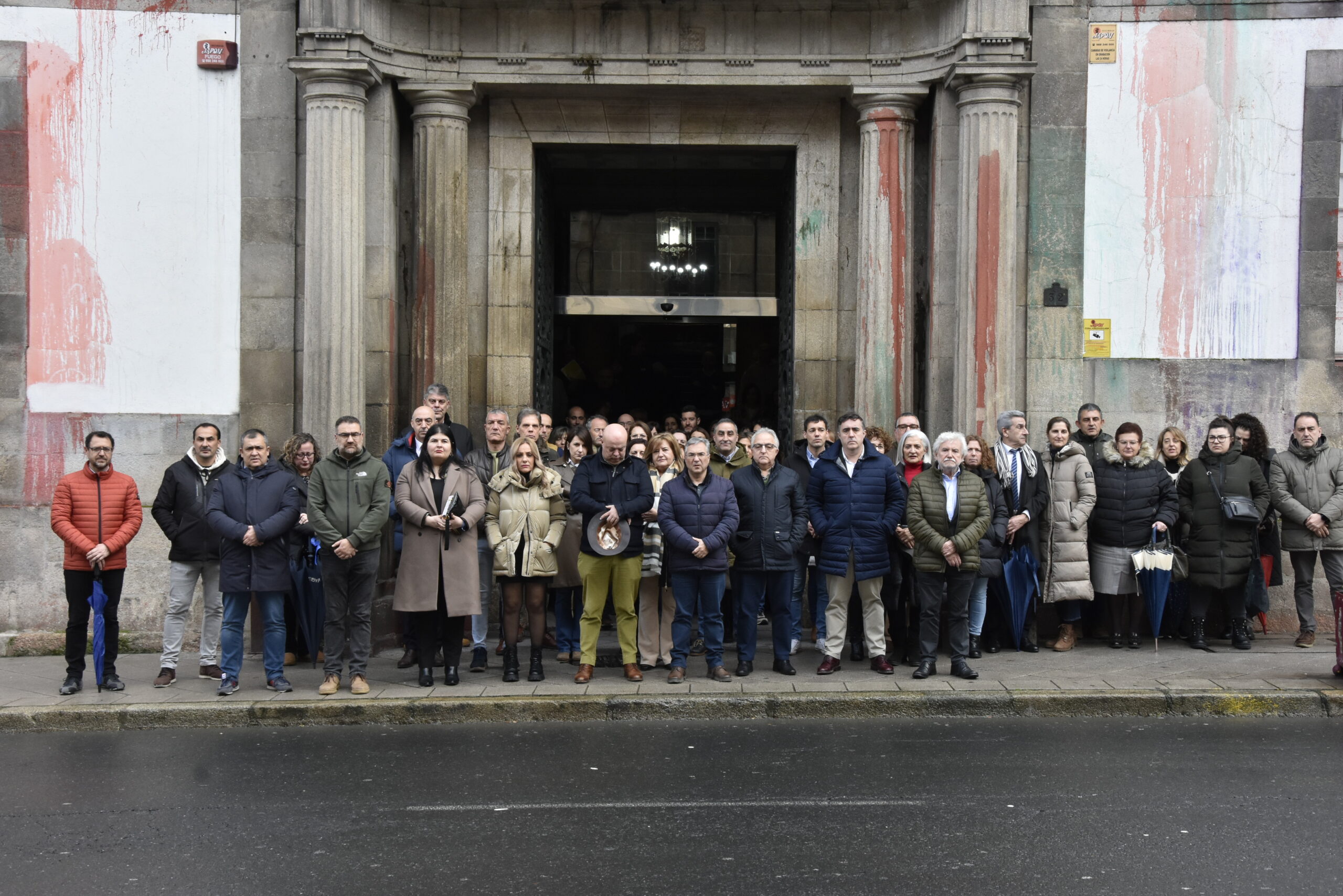 Minuto de sliencio na Deputación pola traxedia de Valencia (1)