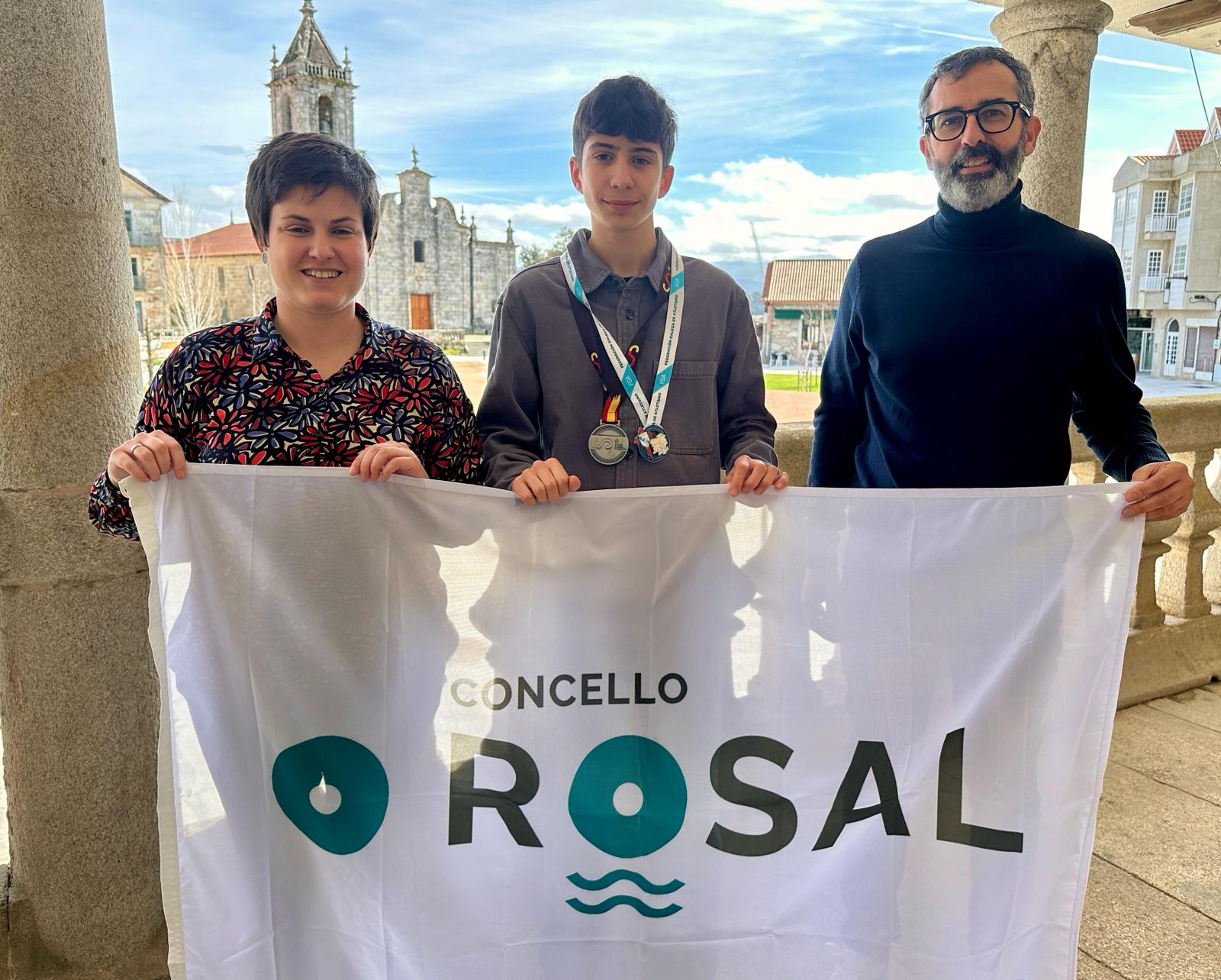 O Concello recibe ao rosaleiro Alejandro Santos, un atleta cun palmareės de reėcord