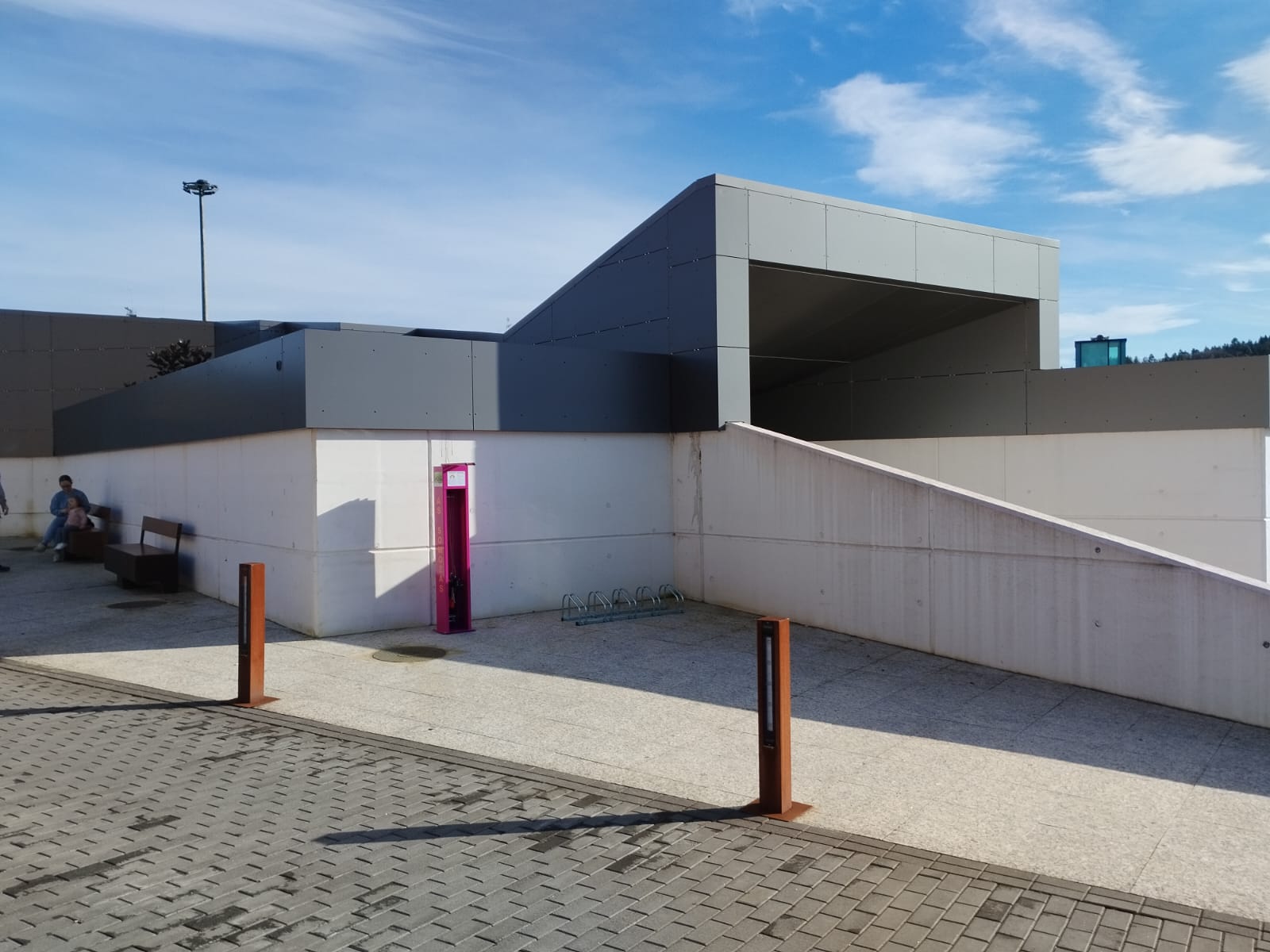 Estación aparcabicis Centro Cívico 8M