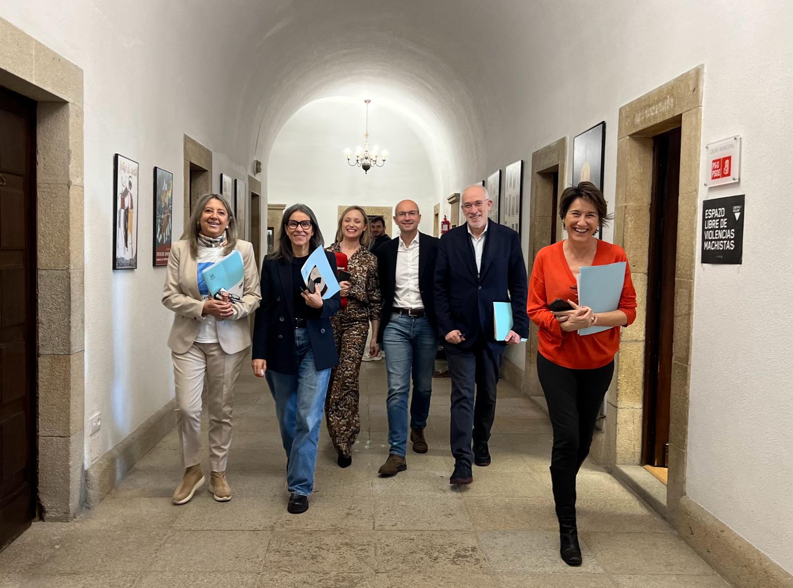 IMAXE- O Grupo Socialista en Raxoi antes do pleno