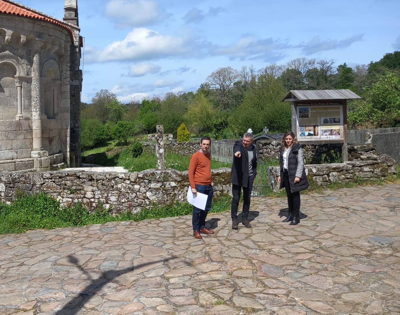 20240429_isabel_couselo_visita_dozon_alcalde