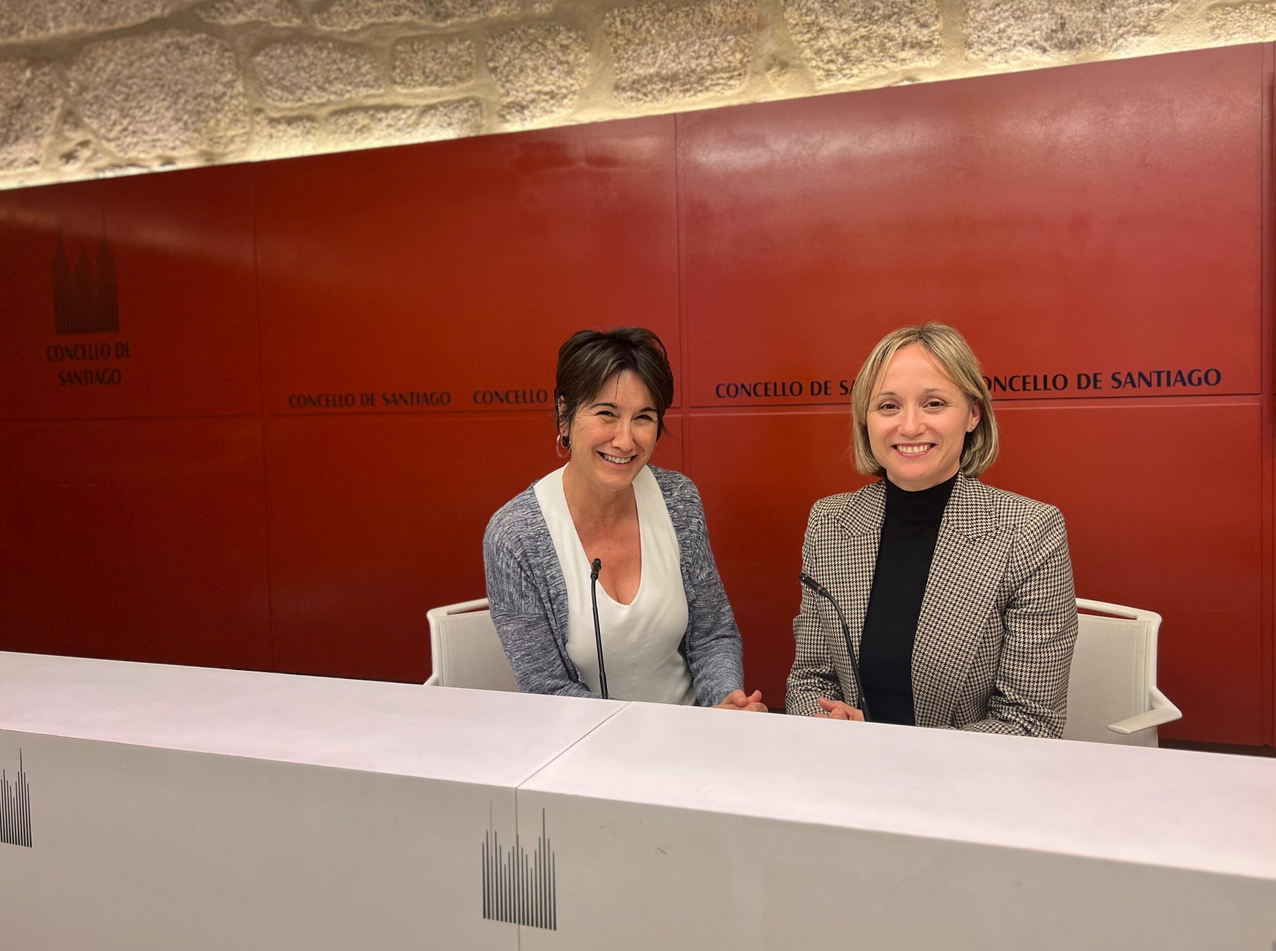 IMAXE – Marta Álvarez e Marta Abal na sala de prensa