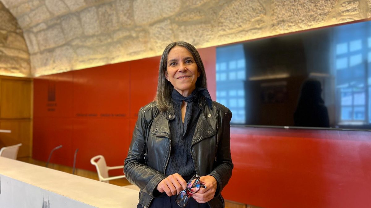 IMAXE-Mercedes-Roson-no-Concello-de-Santiago-1200×675