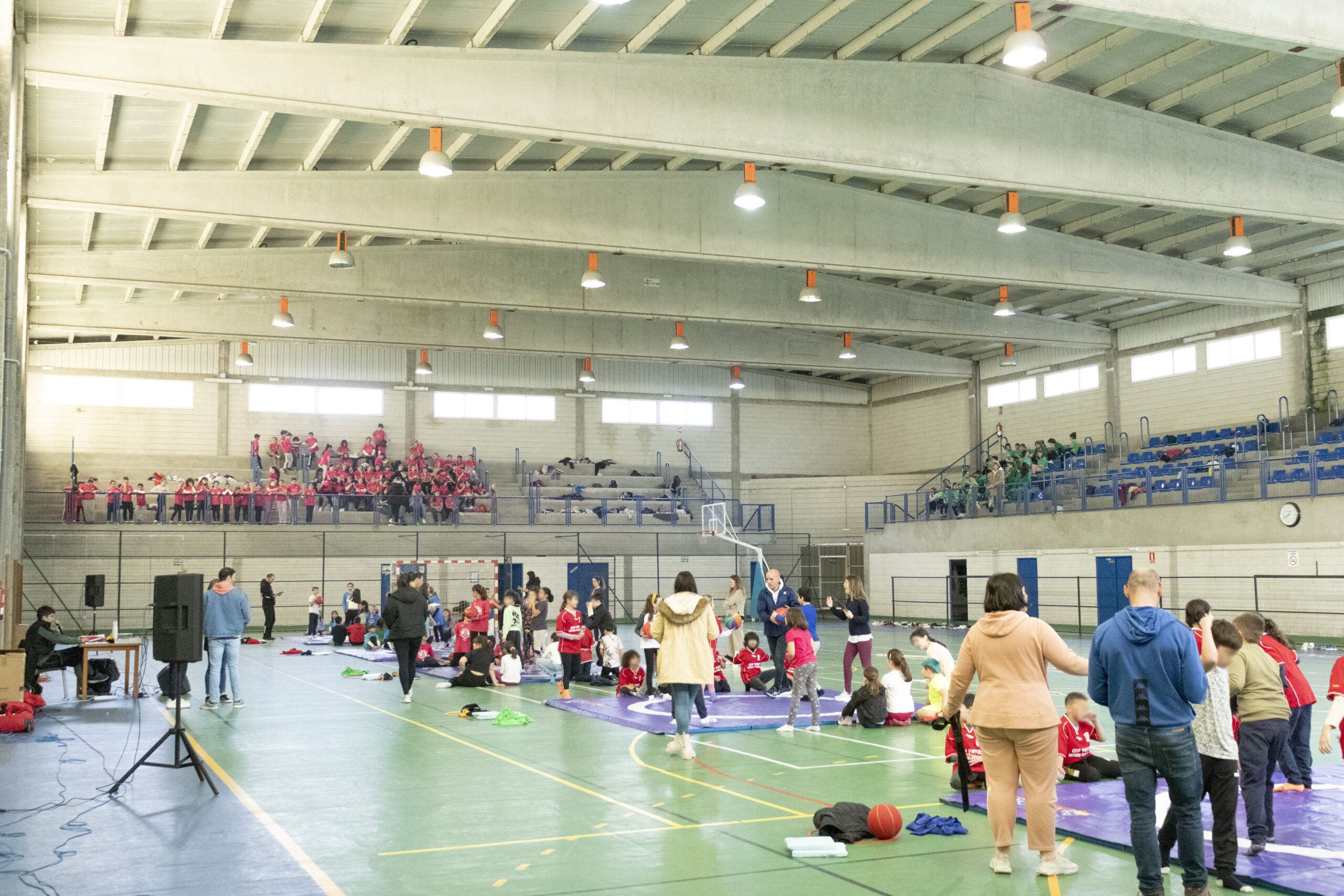 Máis de 220 nenos e nenas de primaria achéganse á loita en Goián 02