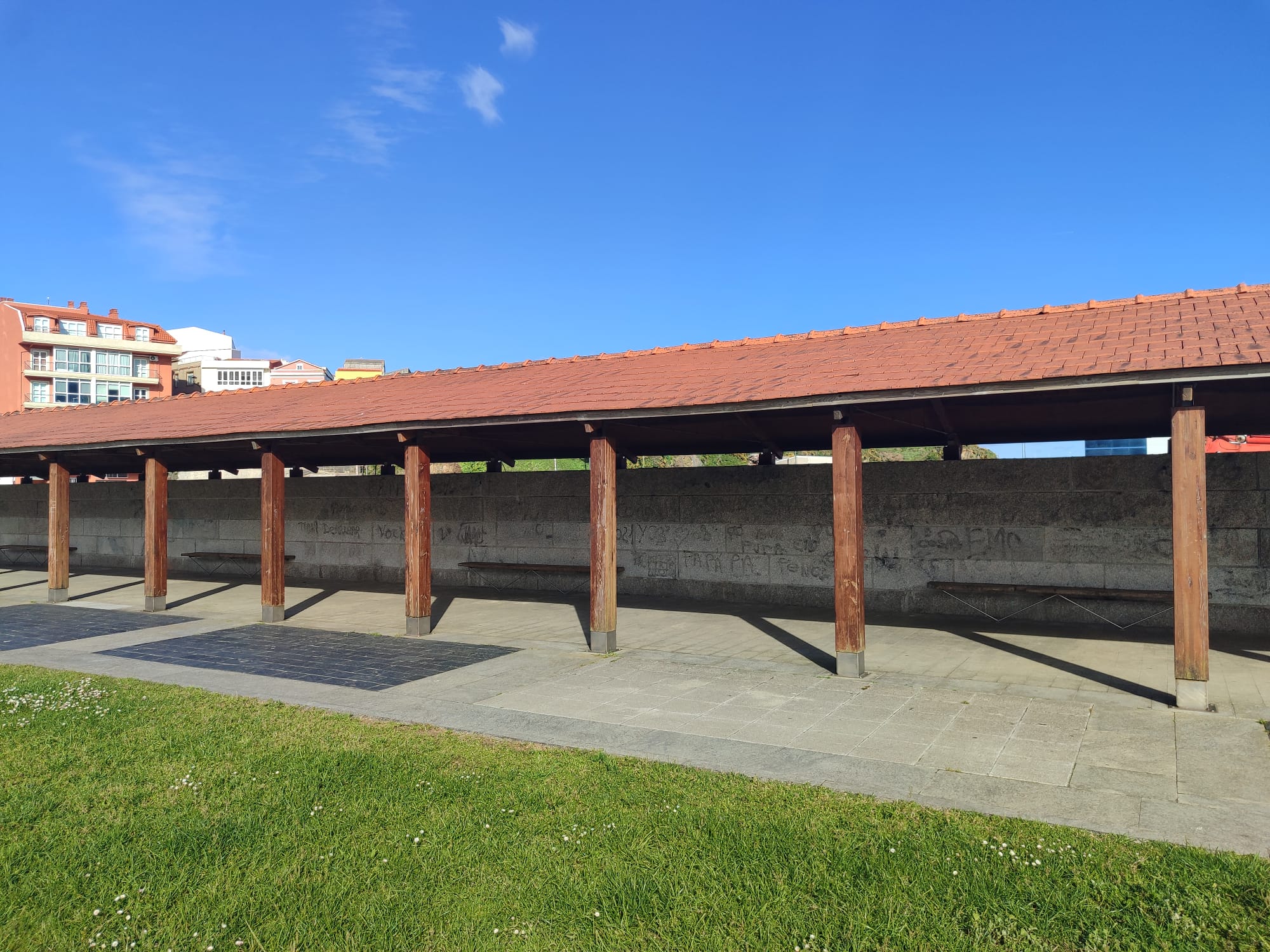 Muro tras limpieza (2)