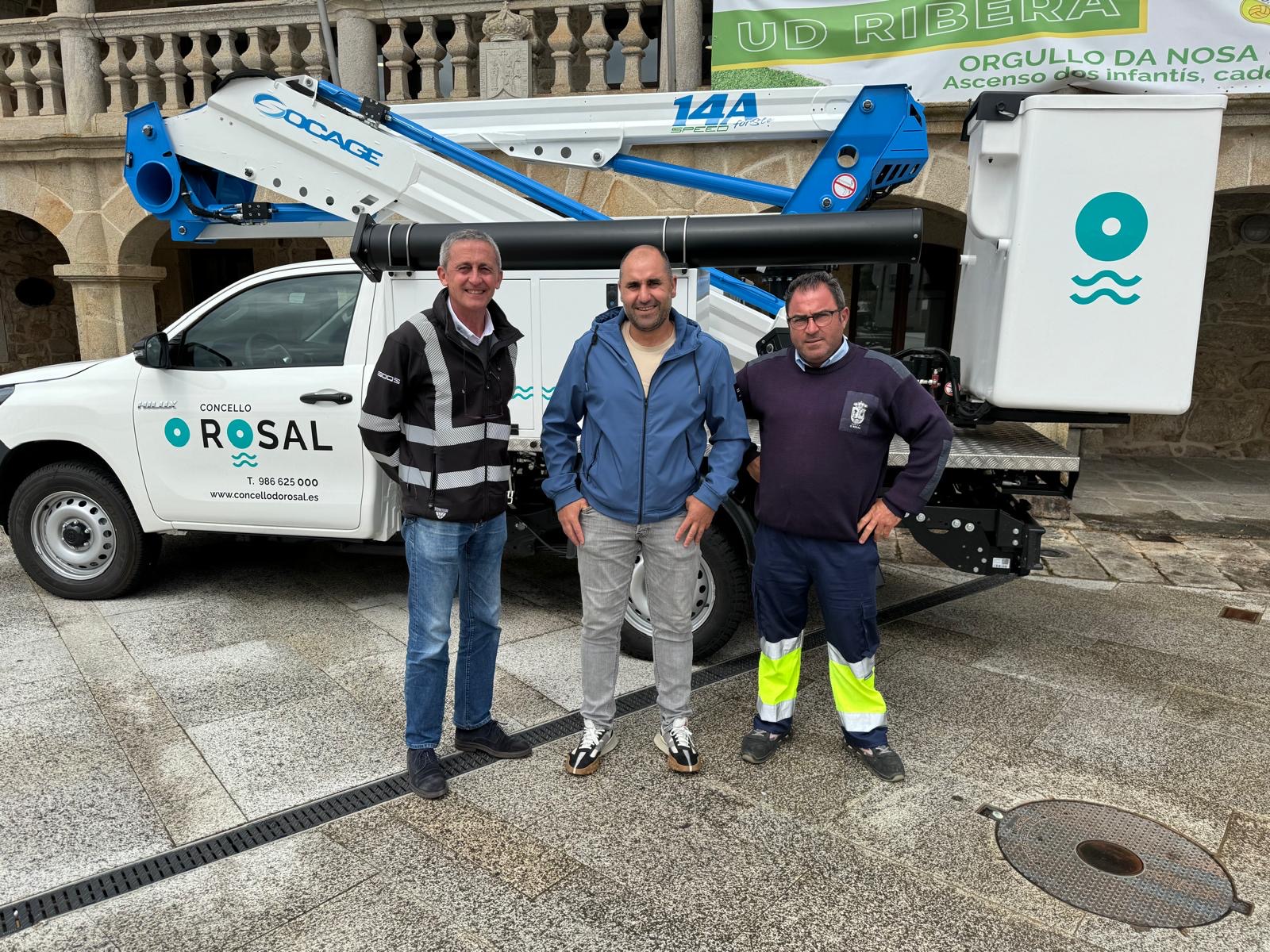 O Rosal conta cun novo vehiìculo con plataforma elevadora que melloraraì servizos esenciais