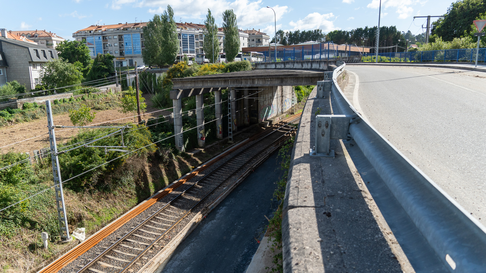 19062024 Vía do ferrocarril ao seu paso pola rúa Maristas