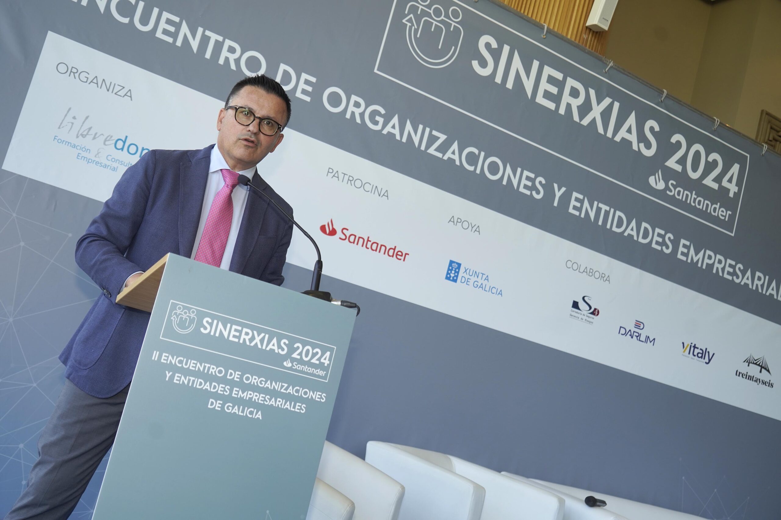 20240612 ConselleiroPazoEscudos2