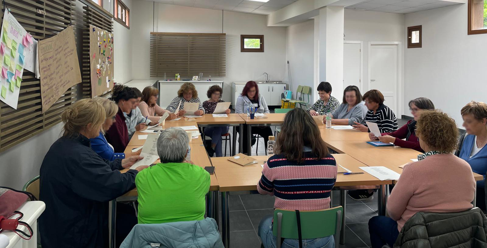 Cultivando coidados, un espazo para coidar aìs coidadoras no Rosal 01