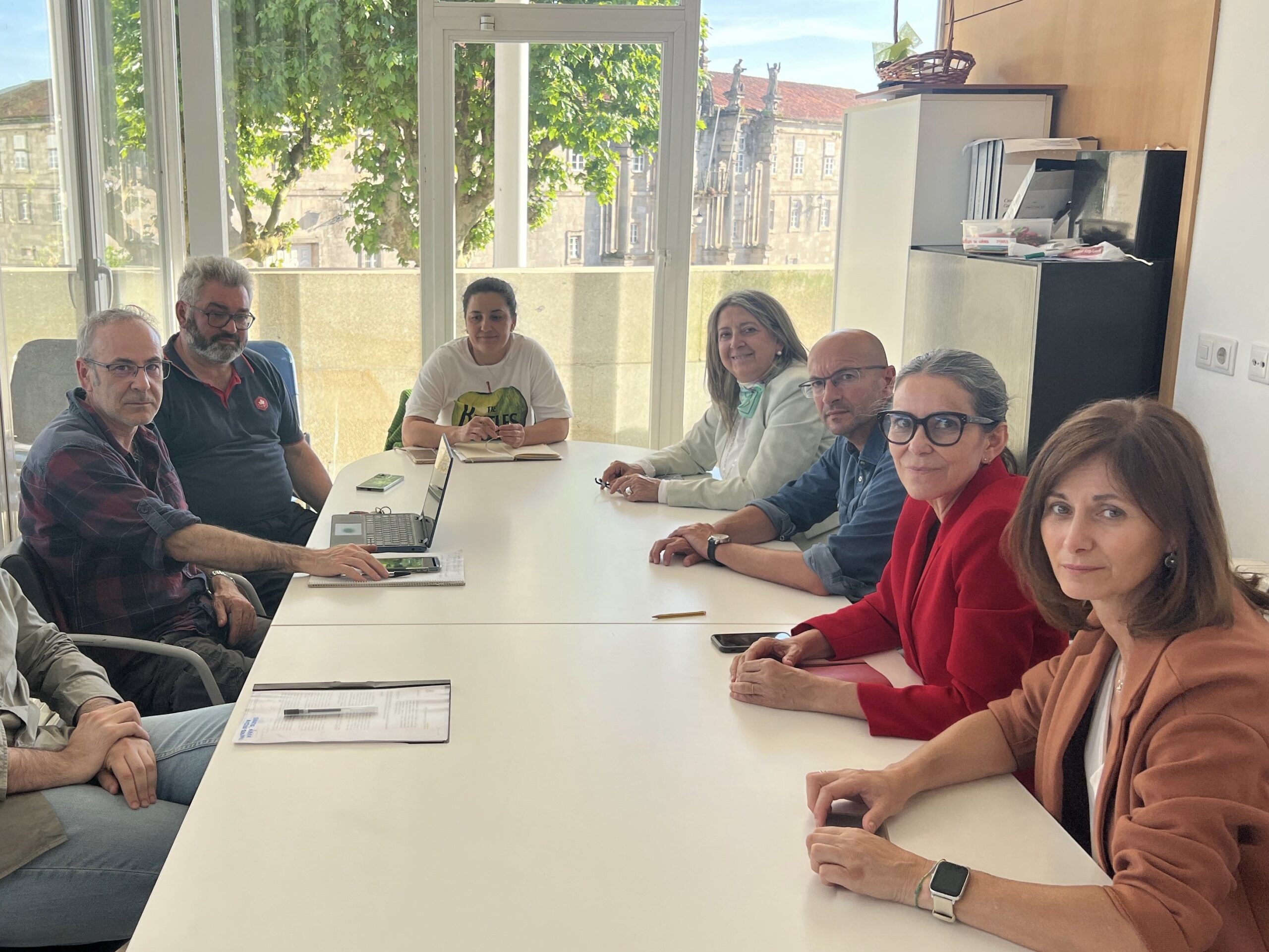 IMAXE .- Reunión do Grupo Municipal Socialista coa asociación de veciños Conxo Aberto