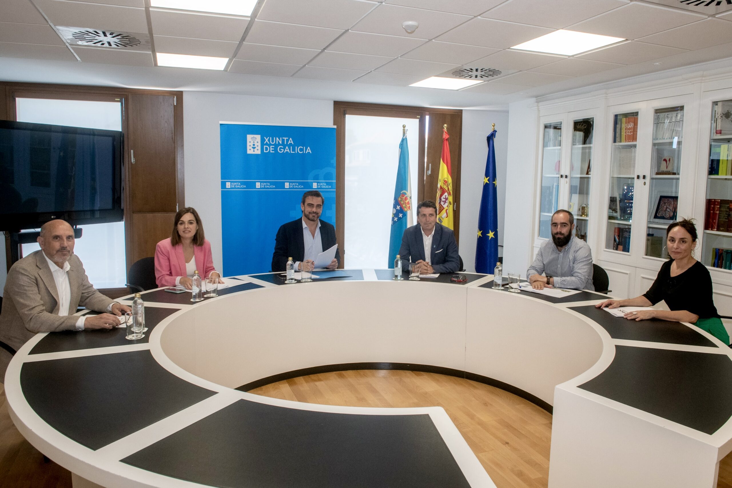 O conselleiro de Presidencia, Xustiza e Deportes,Diego Calvo, reúnese coa Mancomunidade Barbanza Arousa.