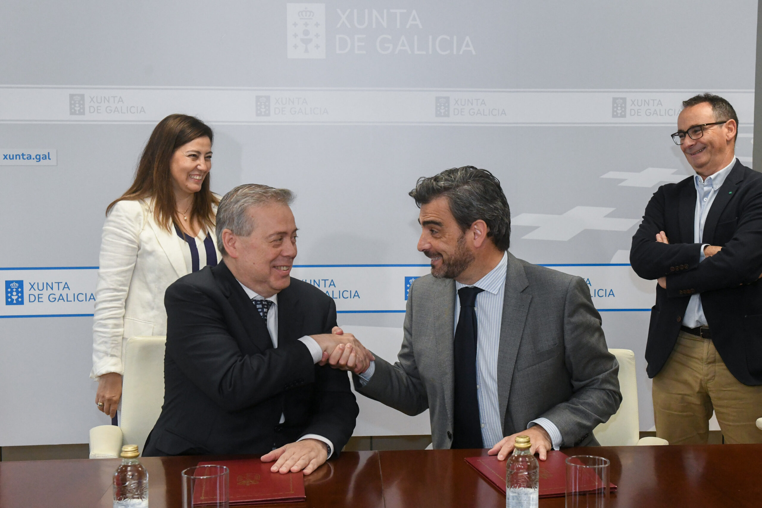 O conselleiro de Presidencia, Xustiza e Deportes, Diego Calvo, e