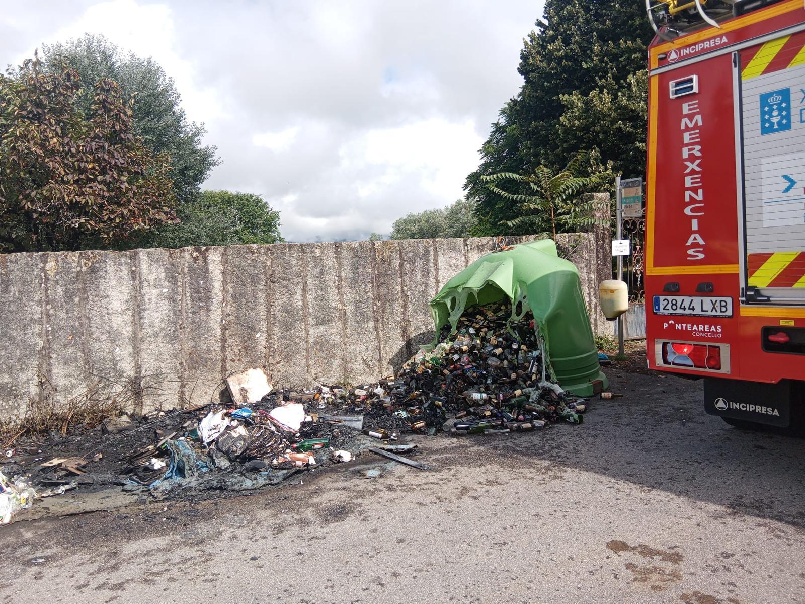 vandalismo en contedores lixo (1)