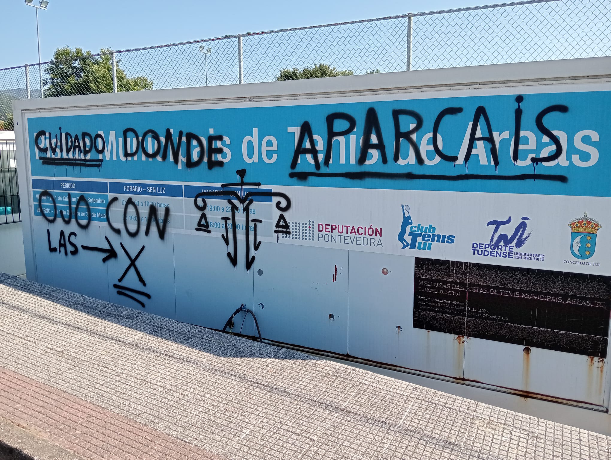 02082024 Actos Vandálicos Pista de Tenis de Areas (11)