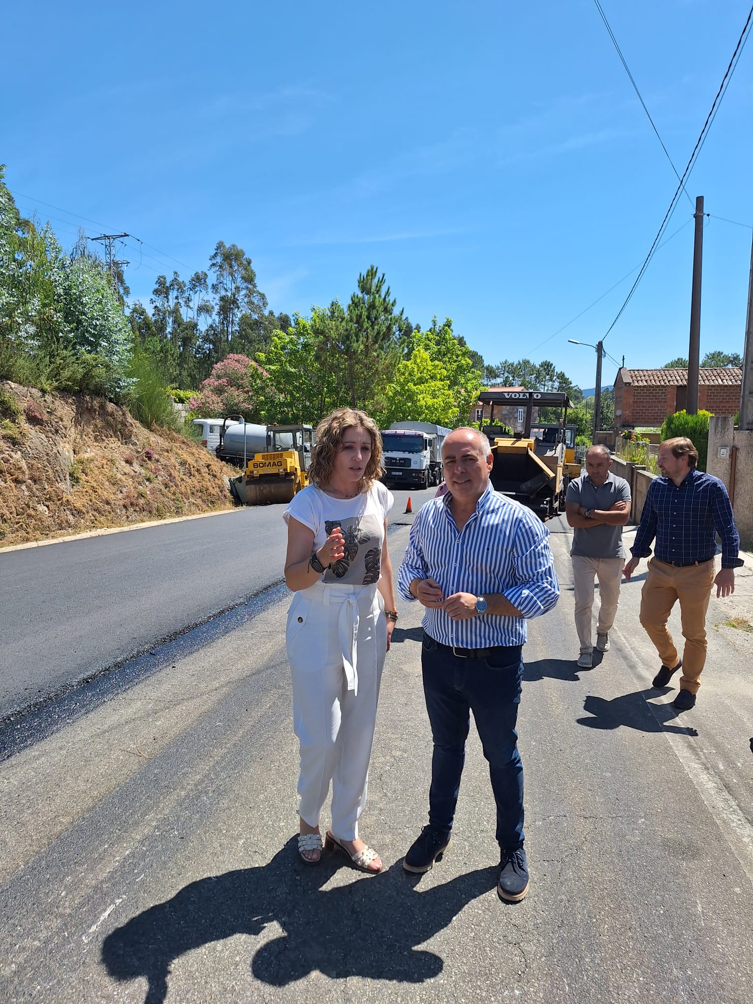 20240807_isabel_couselo_javier_touris_visita_firmes_salnés_vilanova1
