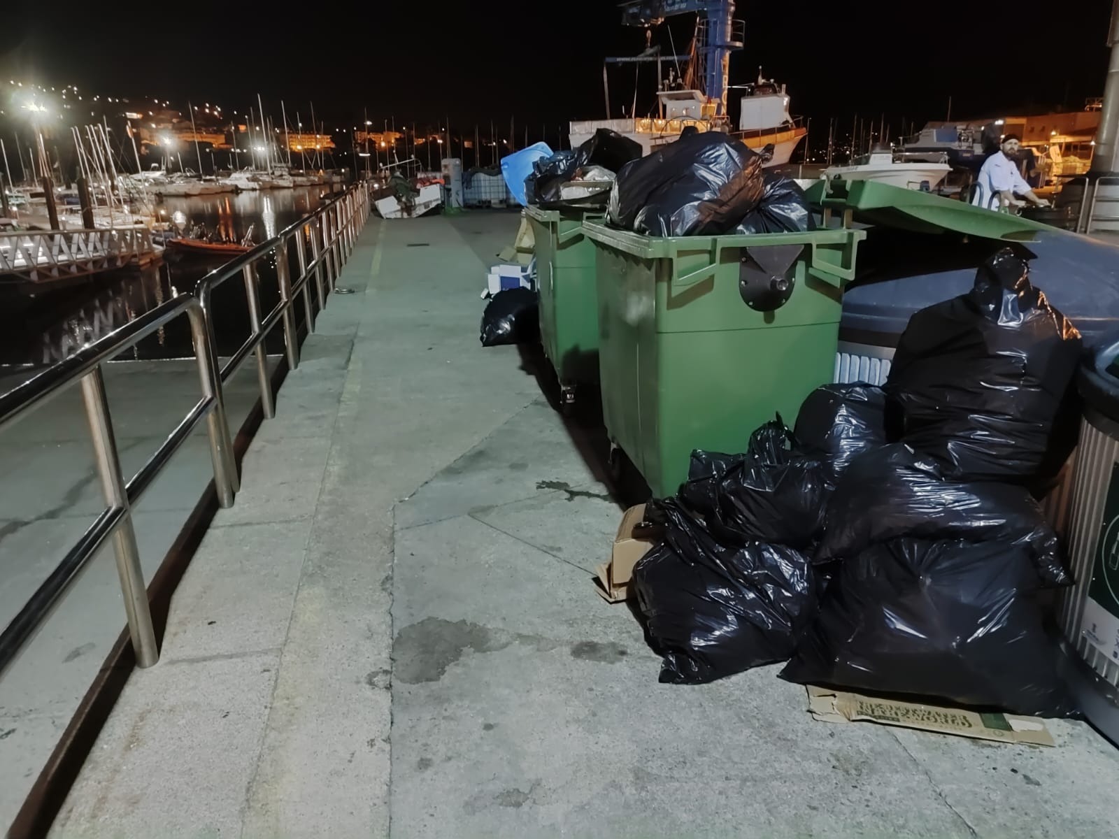 20240826_insalubridade_lixo_1