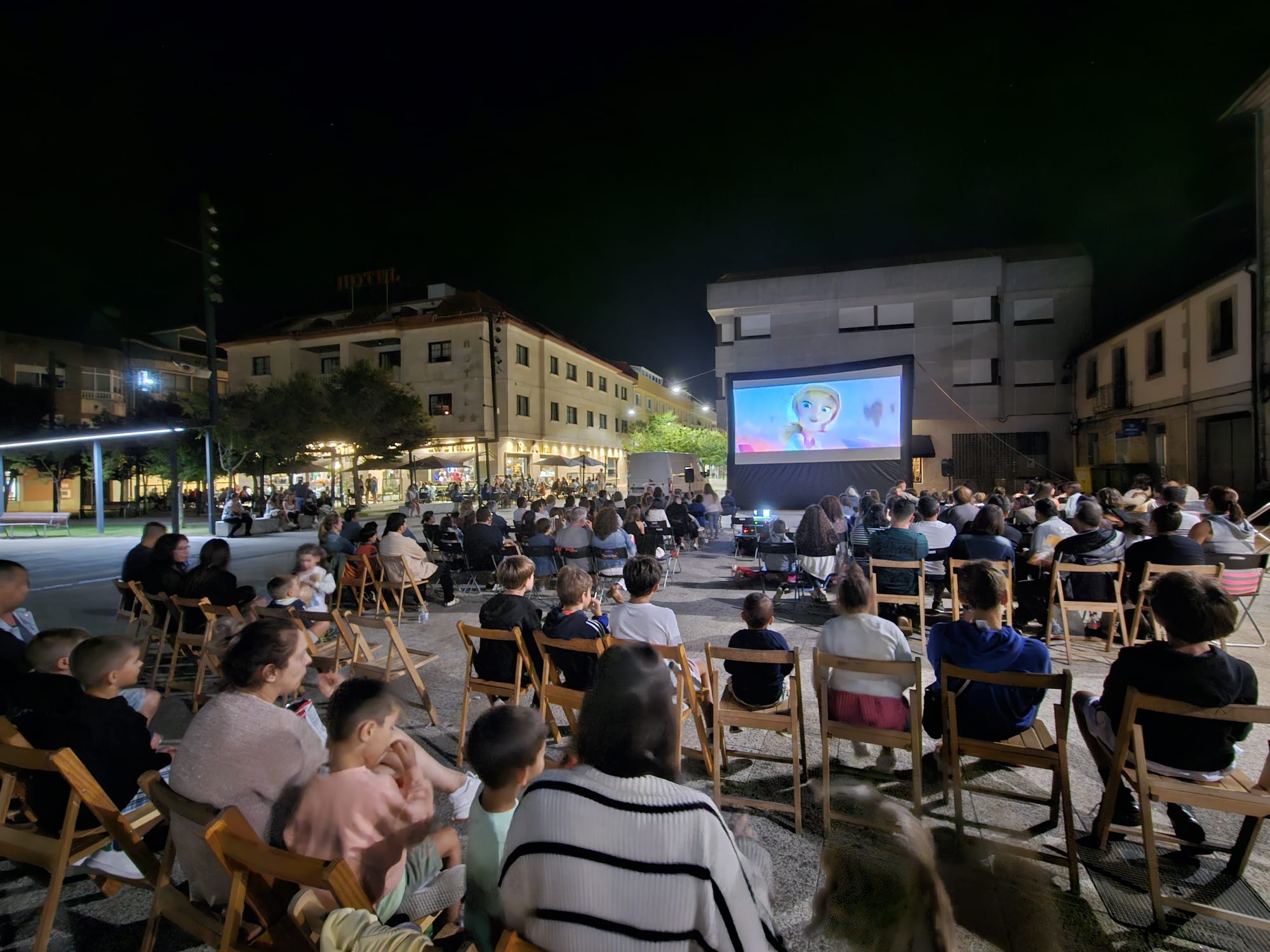 Animación baixo as estrelas, o Cine na Rúa triunfa un ano máis en Tomiño 01