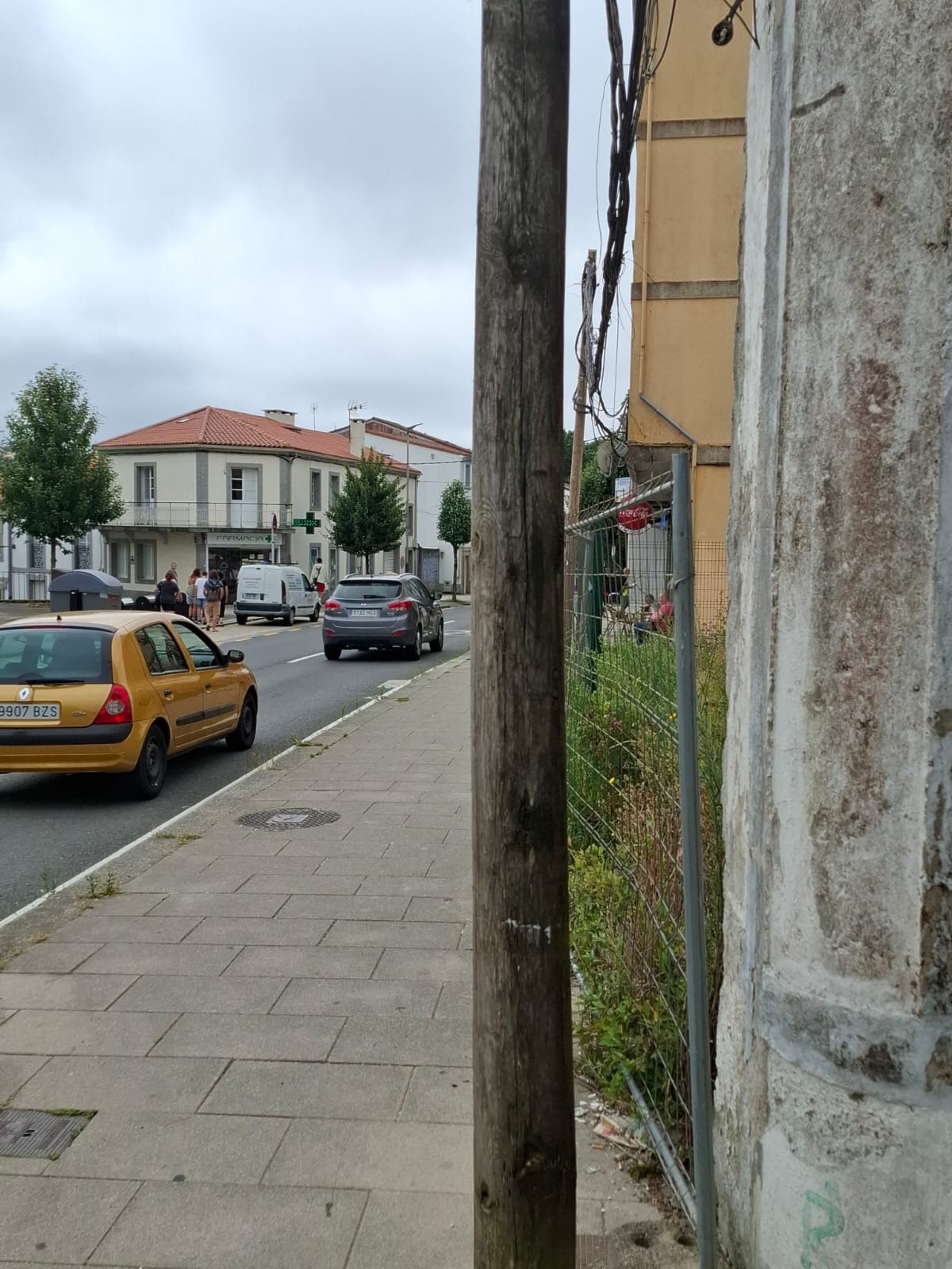 IMAXE Poste fracturado na rúa de Vista Alegre