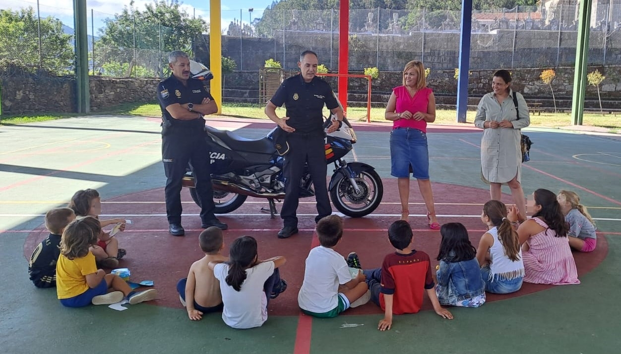 Visita Policía Campamentos