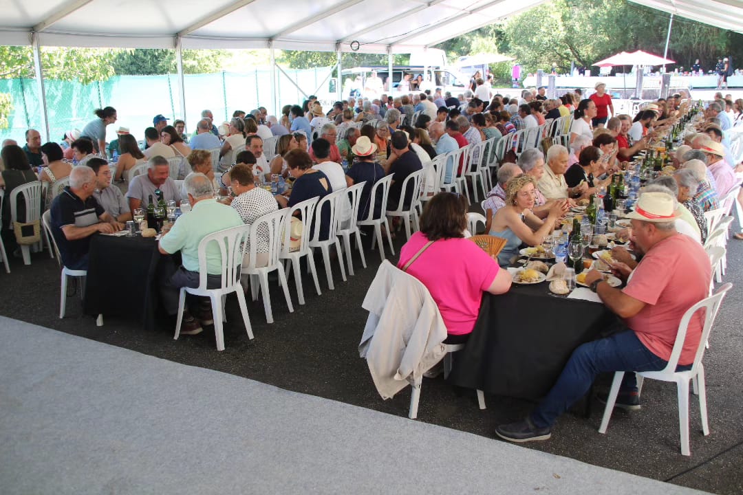 foto de grupo do xantar popular