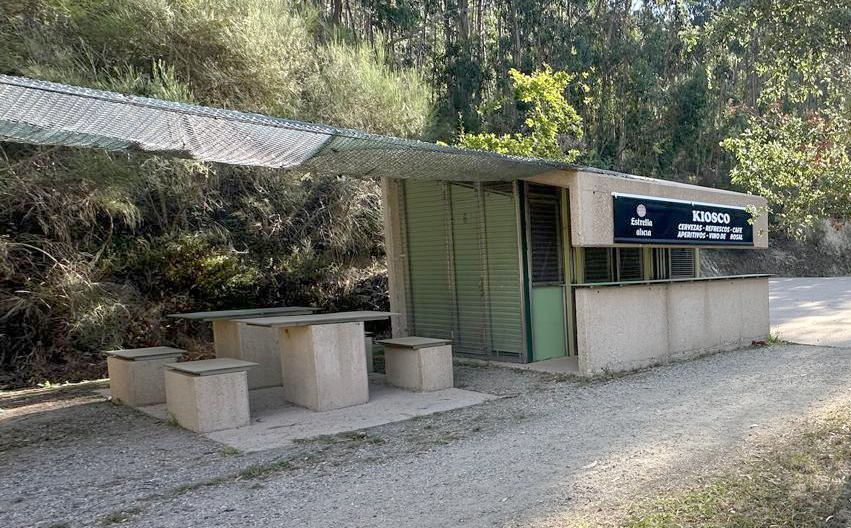 Ampliado o prazo de licitacioěn do quiosco dos muiěnŢos do Foloěn e do Picoěn