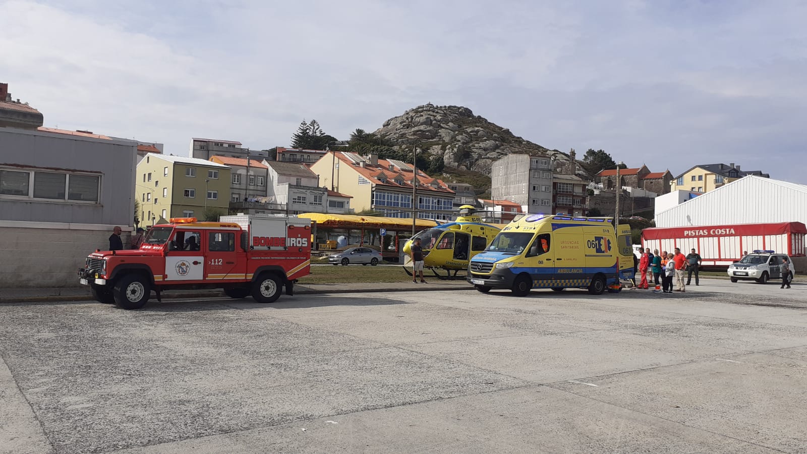 RESCATE DUNHA PERSOA NO PORTO DE MUXÍA