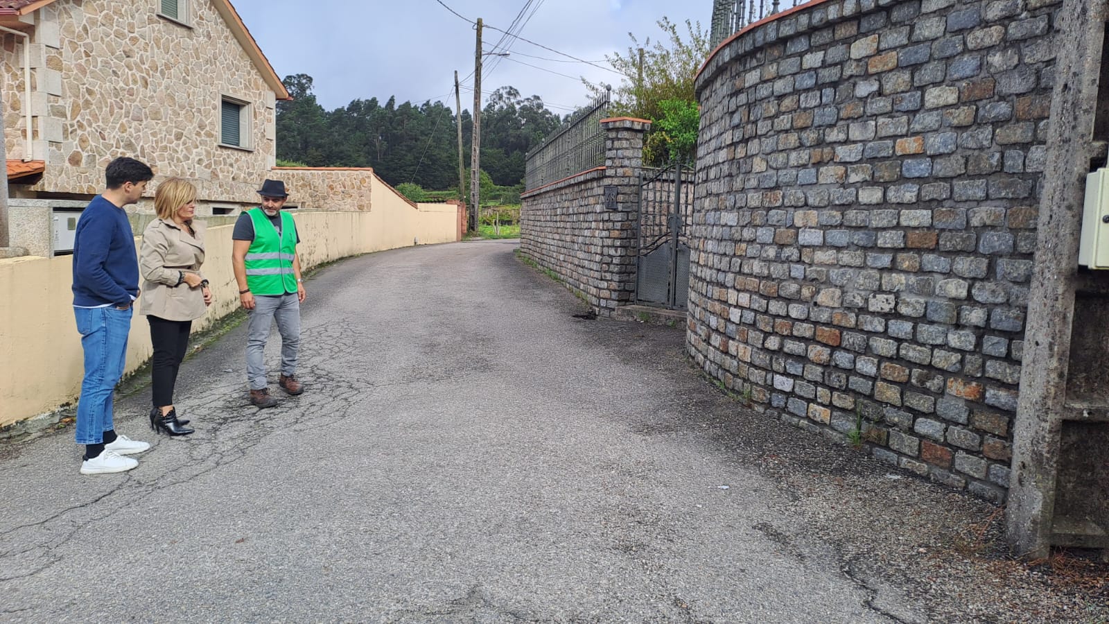 Renovación estrada Outeiro Reboreda