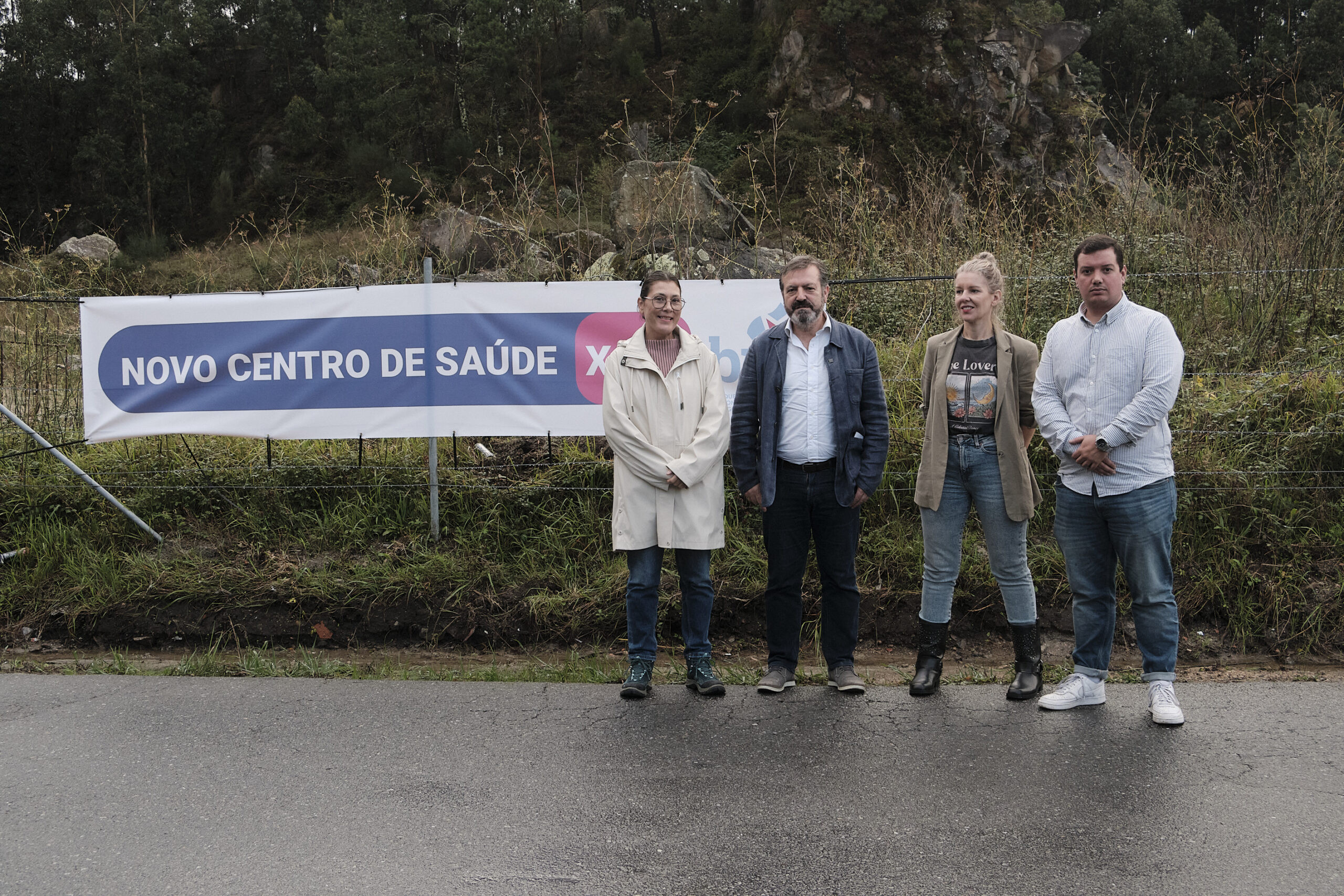 2024-10-16 10.15.49-_Luís Bará e o grupo municipal de Poio na canteira da Graña