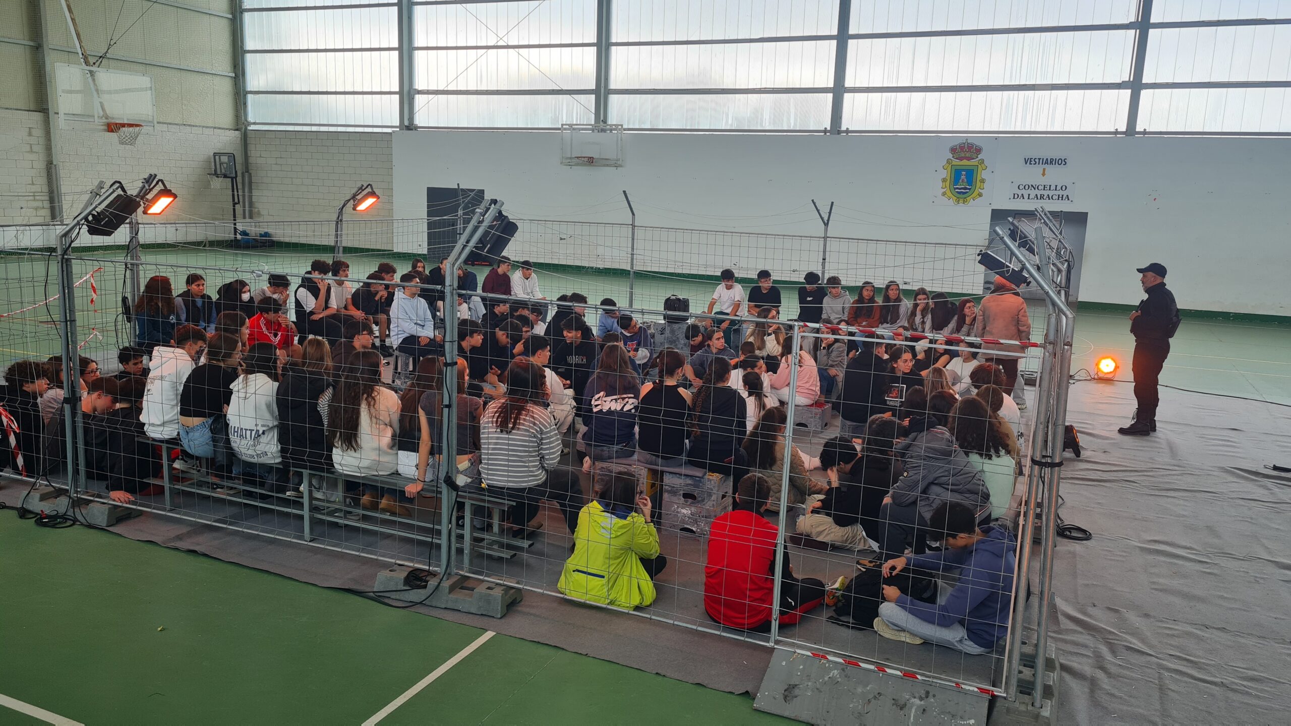 2024.10.17.- Obra teatro Fondo Galego no IES Agra de Leborís (1)