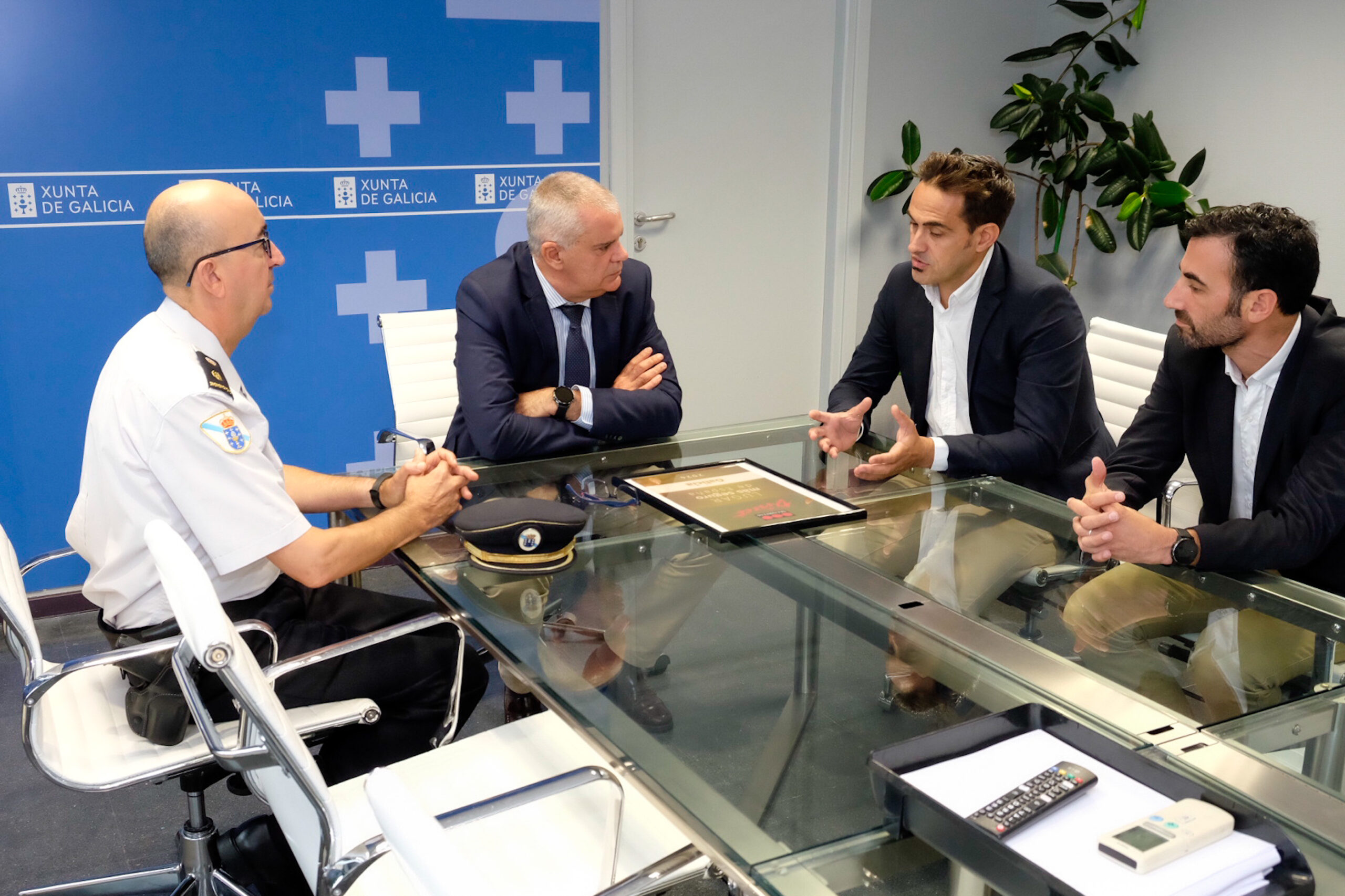 20241001DXEEIEntregaPlacaSeguridade (1)