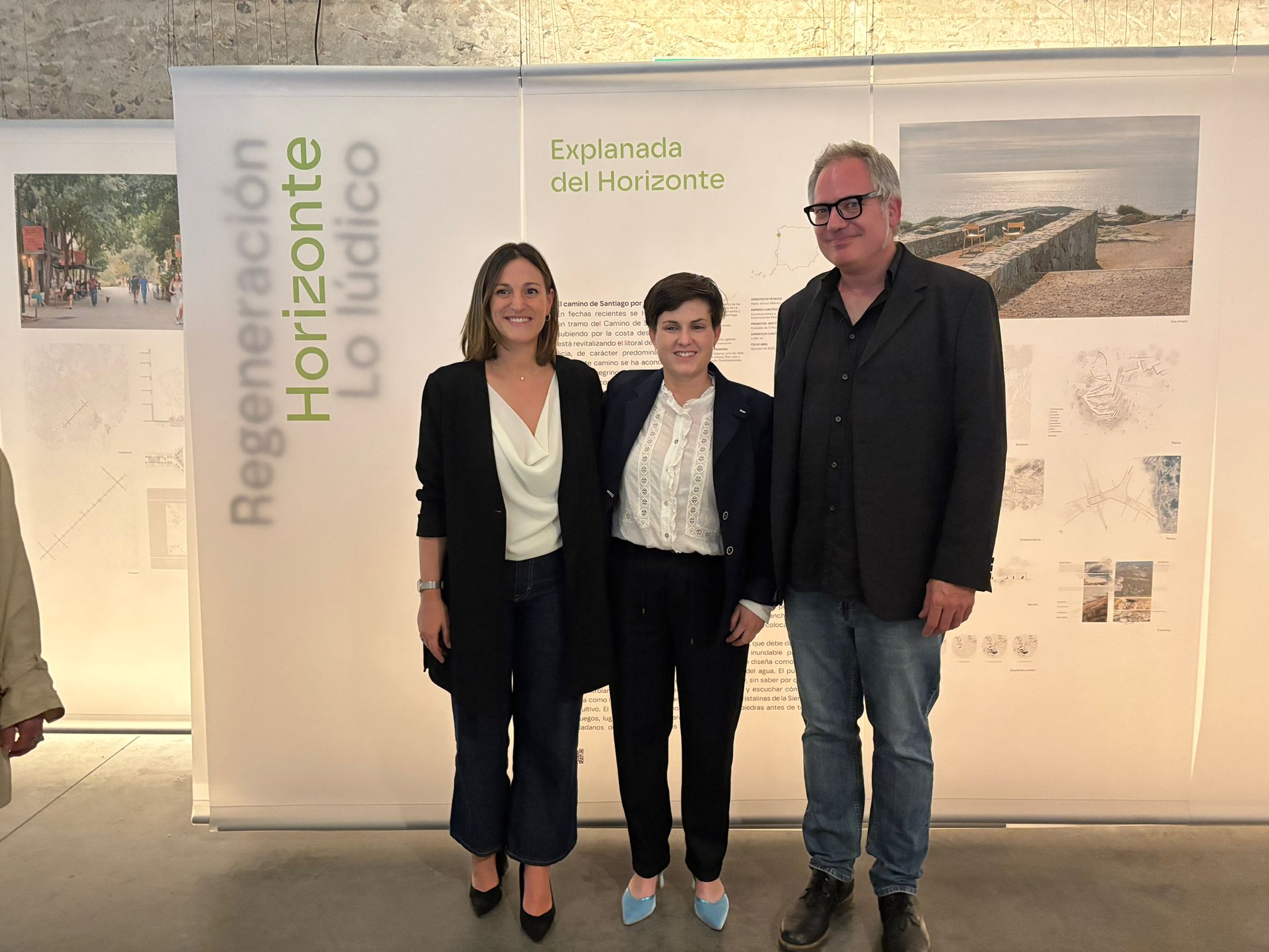 A Explanada do Horizonte, reconÞecida como espazo puìblico de referencia na exposicioìn ‘De puertas afuera’ 01