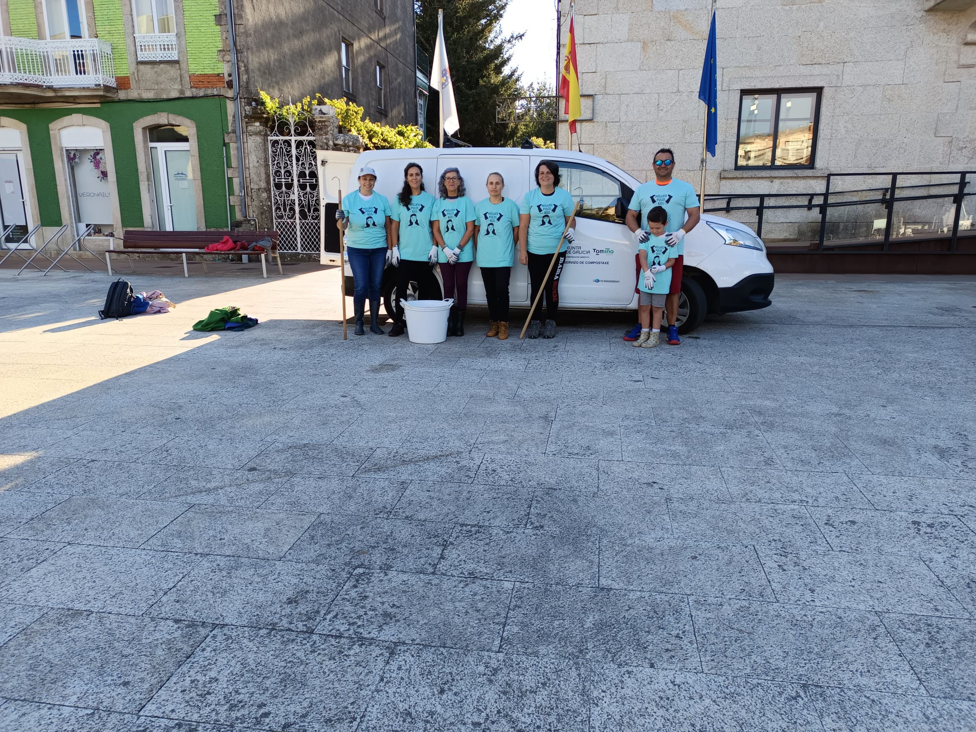 O compromiso ambiental de Tomiño recolle 85 quilos de lixo dos ríos 03