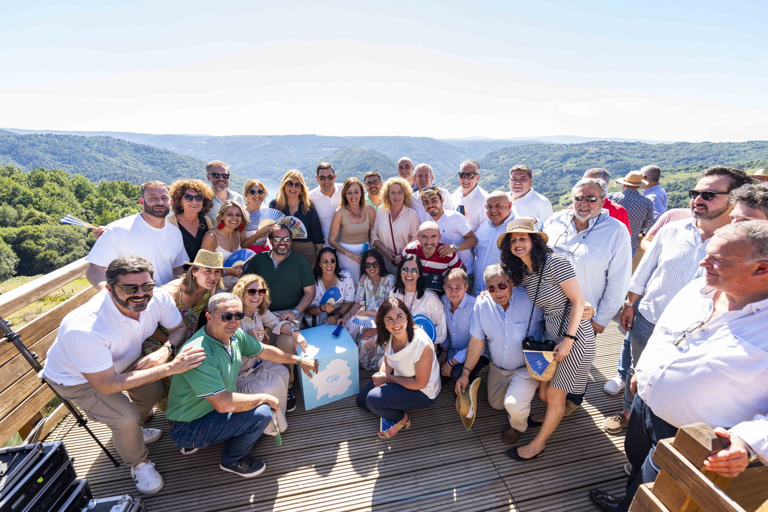 O Partido Popular de Galicia celebra o acto de Galicia no Miradoiro do Cabo do Mundo en O Saviñao
