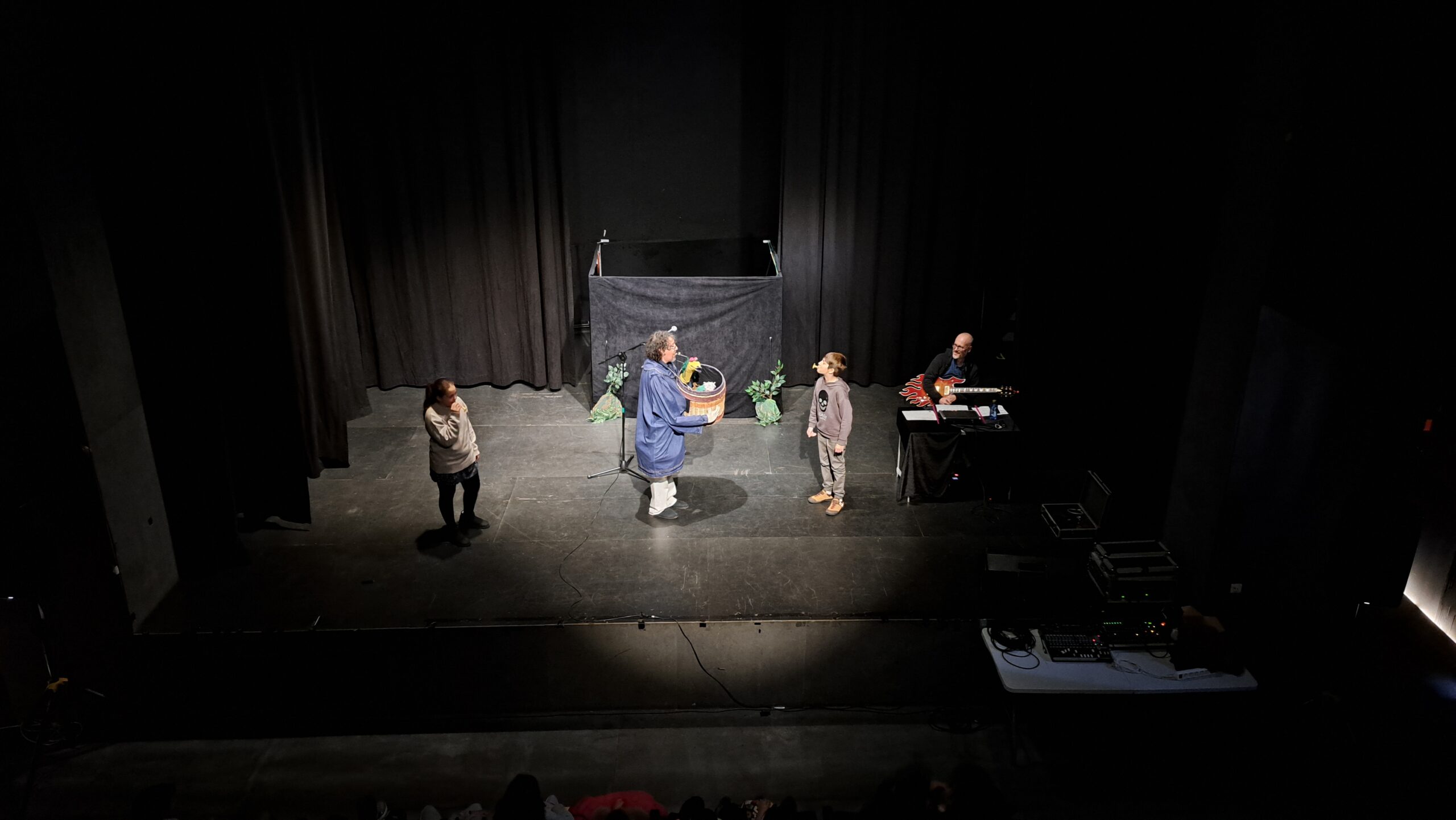 Teatro estudantado. XXVI Xornadas de Homenaxe a Valle-Inclán. Teatro Cachirulo (1)