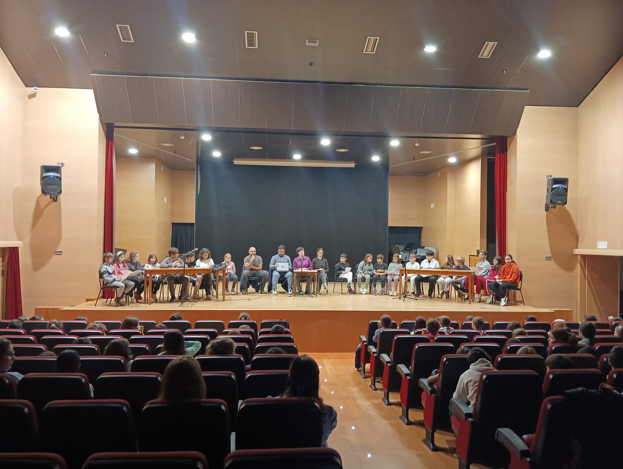 As novas xeracioěns toman a palabra no pleno infantil do Rosal 01