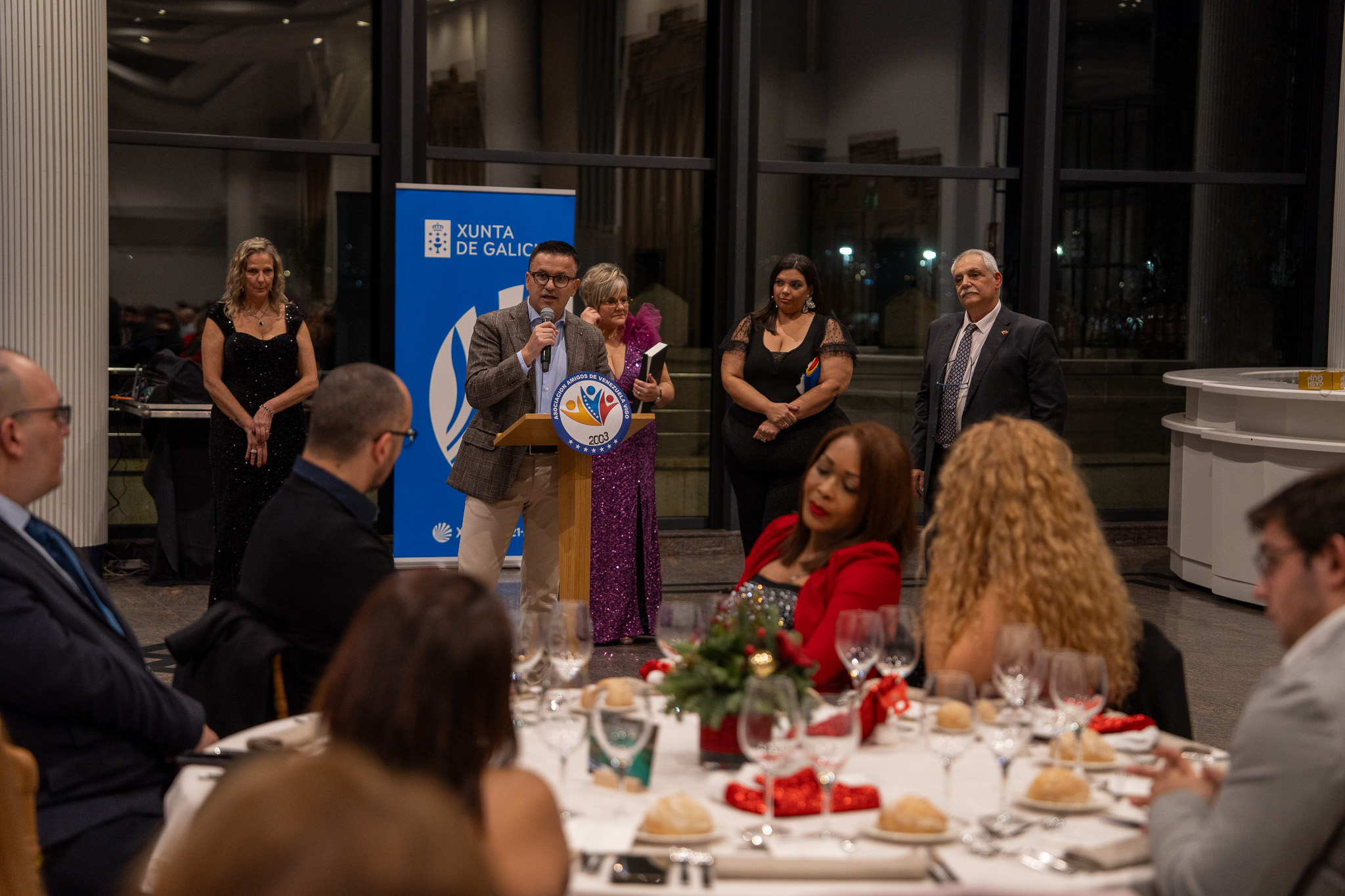 20241206conselleiroAsociacionVenezuelaVigo