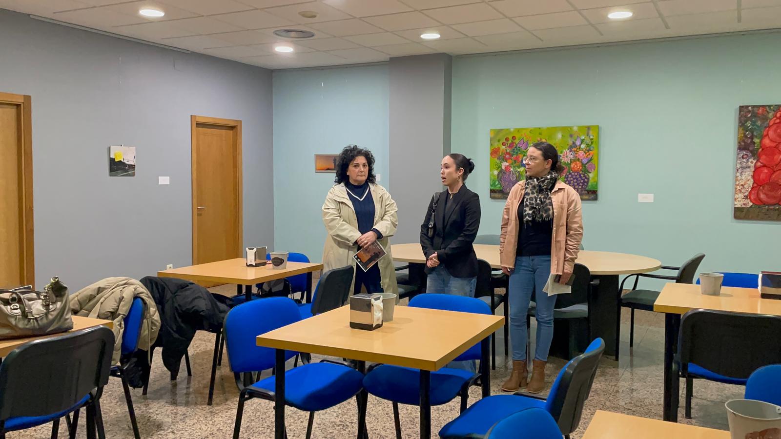 FOTO 1 Cariño – Cariño inaugura una exposición colectiva y prepara varias actividades para el fin de semana