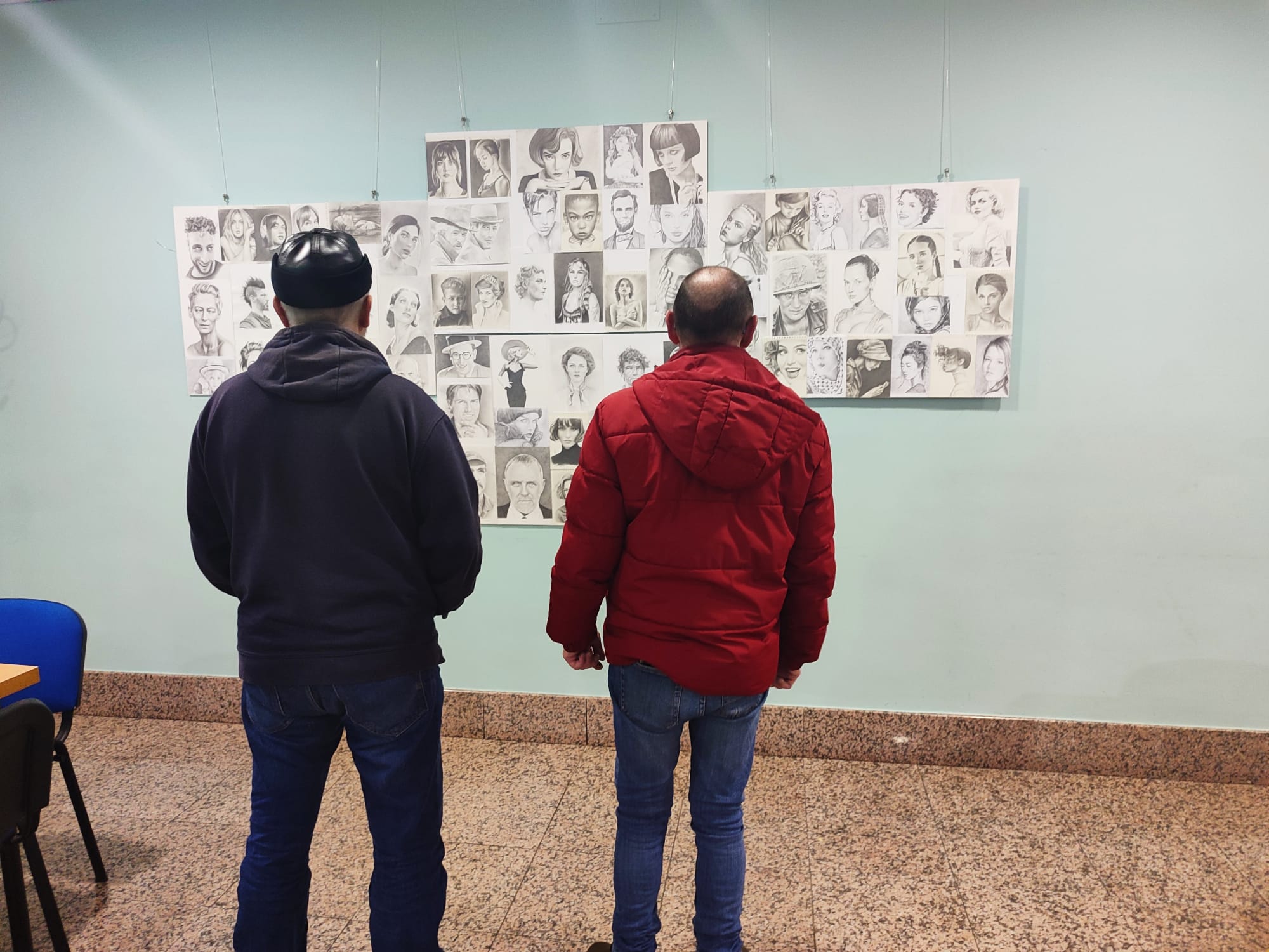 FOTO Cariño – Cariño acogerá una exposición colectiva de artistas locales hasta el próximo 8 de enero