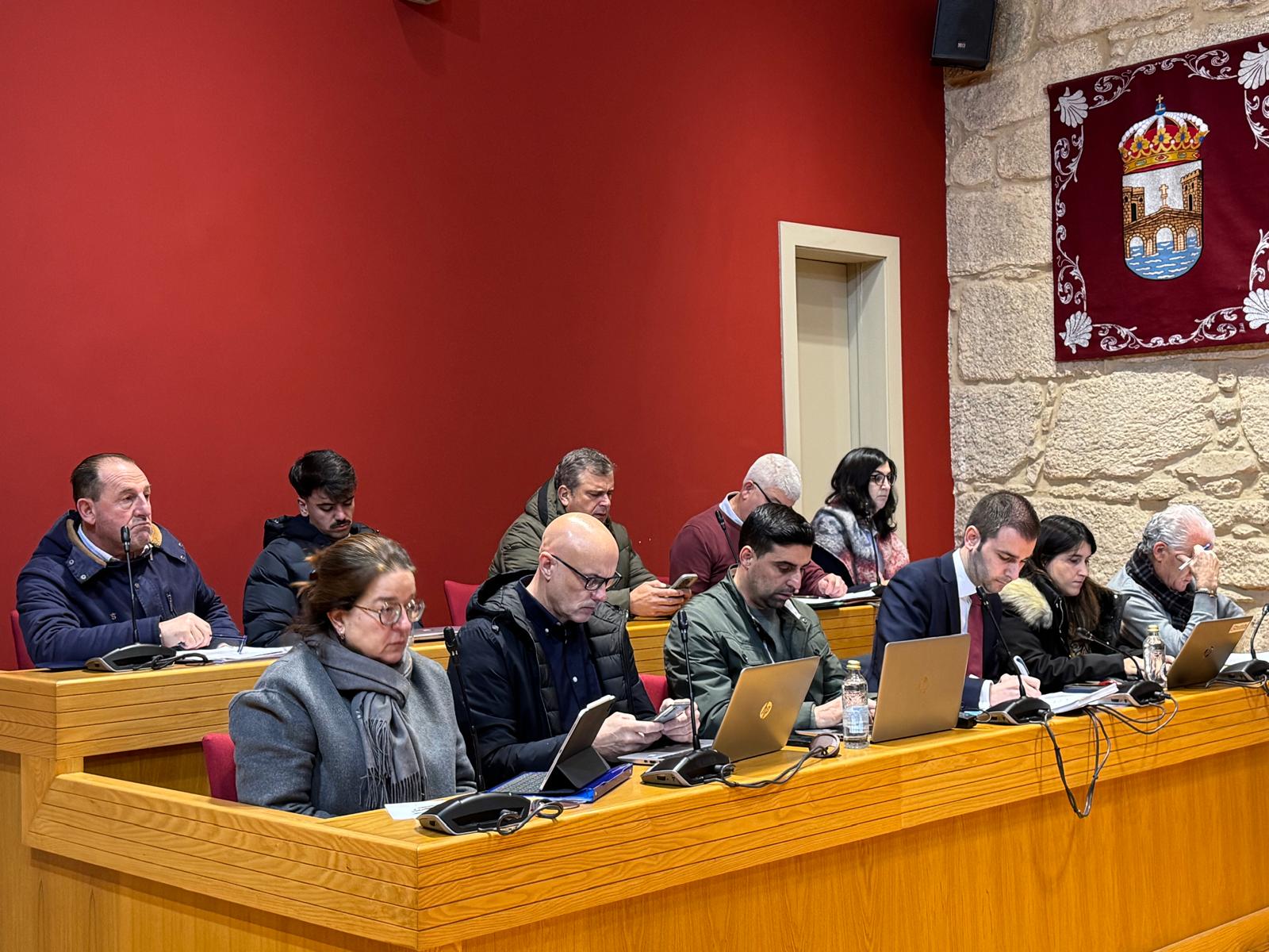 Pleno extraordinario orzamento (1)