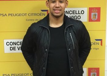 El Octavio ficha al primera línea polaco Mbanefo