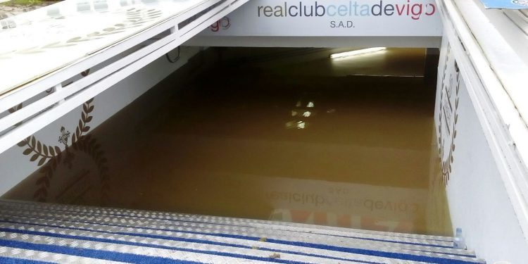 Así quedó Balaídos: el túnel de vestuarios, totalmente inundado
