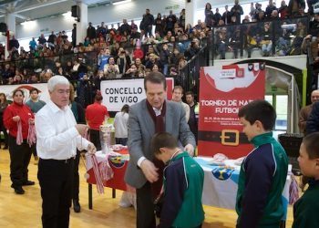 Coruxo se convierte en el rey bajo la lluvia