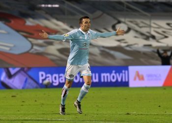 Las imágenes del partido: espectáculo en el campo y novedades en la grada